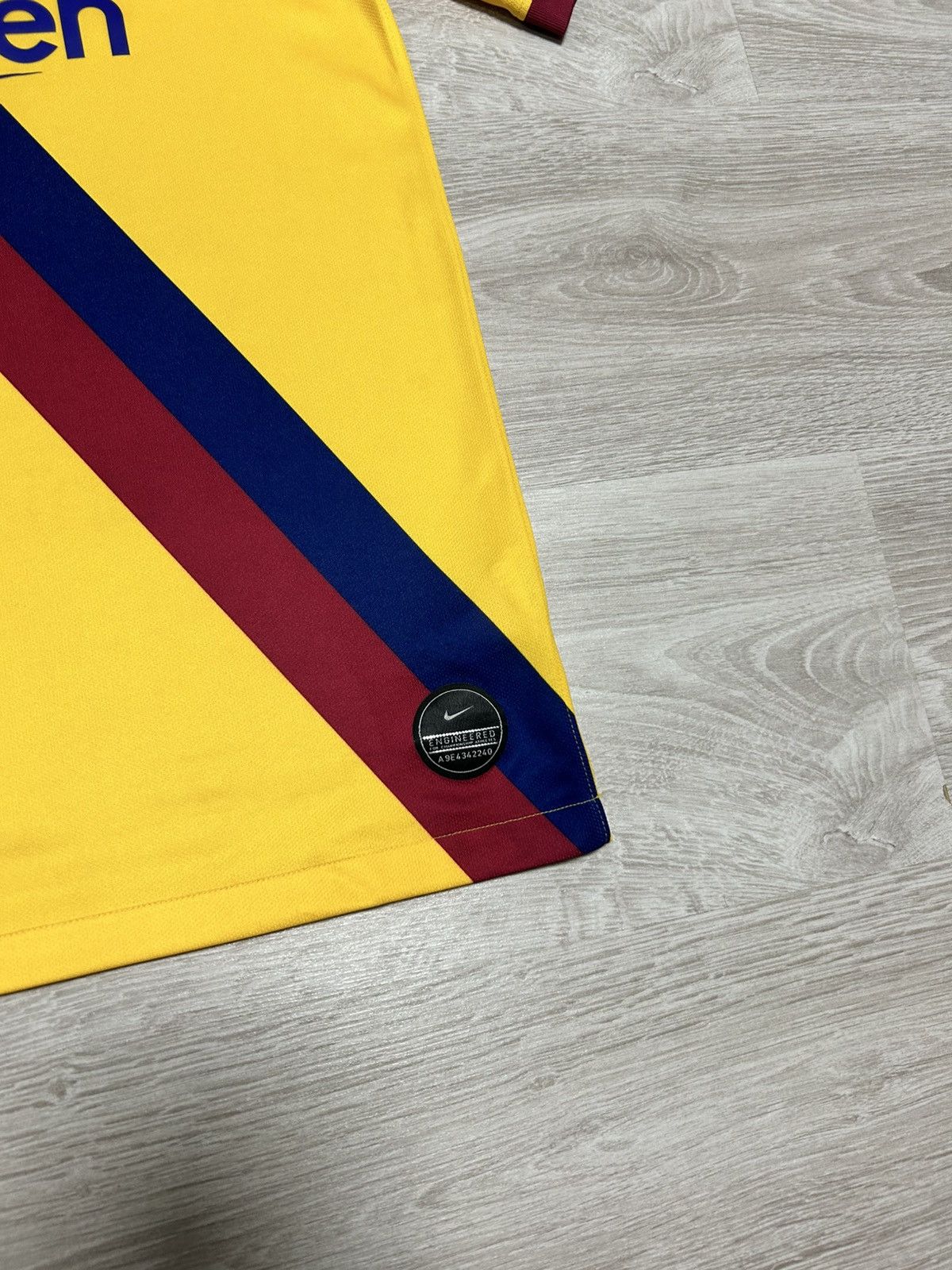 Nike Nike FC Barcelona Soccer’s Jersey 2019/20 away size Small Size US S / EU 44-46 / 1 - 3 Thumbnail