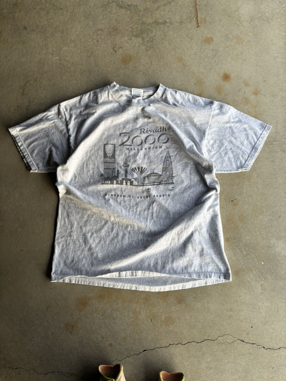 Other Vintage 1999 Riyadh Marathon Boxy Grunge Arabic Tee Size US XL / EU 56 / 4 - 1 Thumbnail