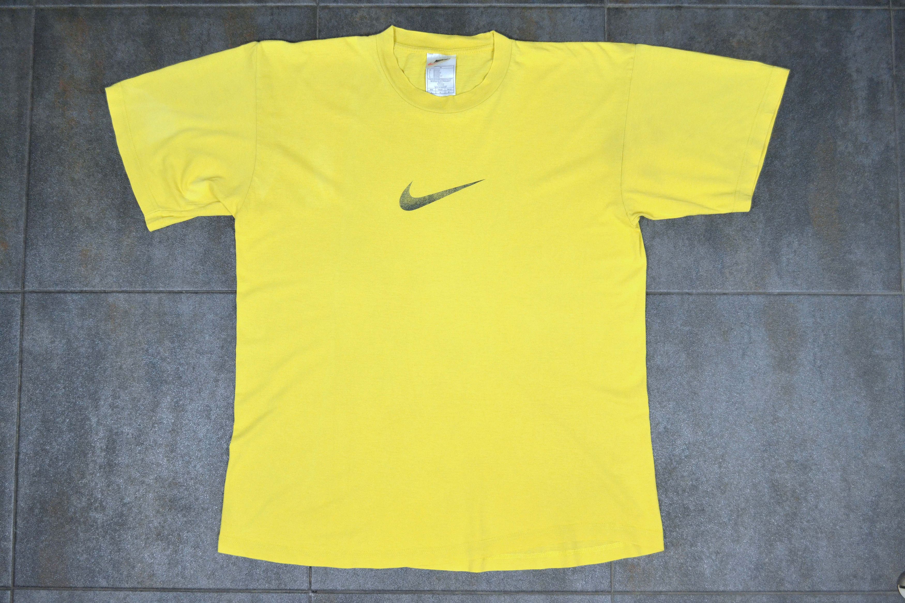 Nike 90s Vintage Nike Big Logo Mid Swoosh Yellow T-Shirt Size US L / EU 52-54 / 3 - 5 Thumbnail