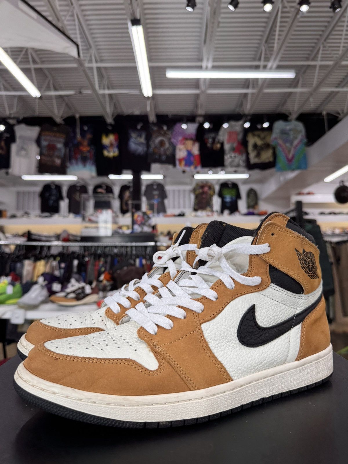 Jordan Brand Air Jordan 1 High Rookie Of The Year Size 12 (2018) Size US 12 / EU 45 - 1 Thumbnail