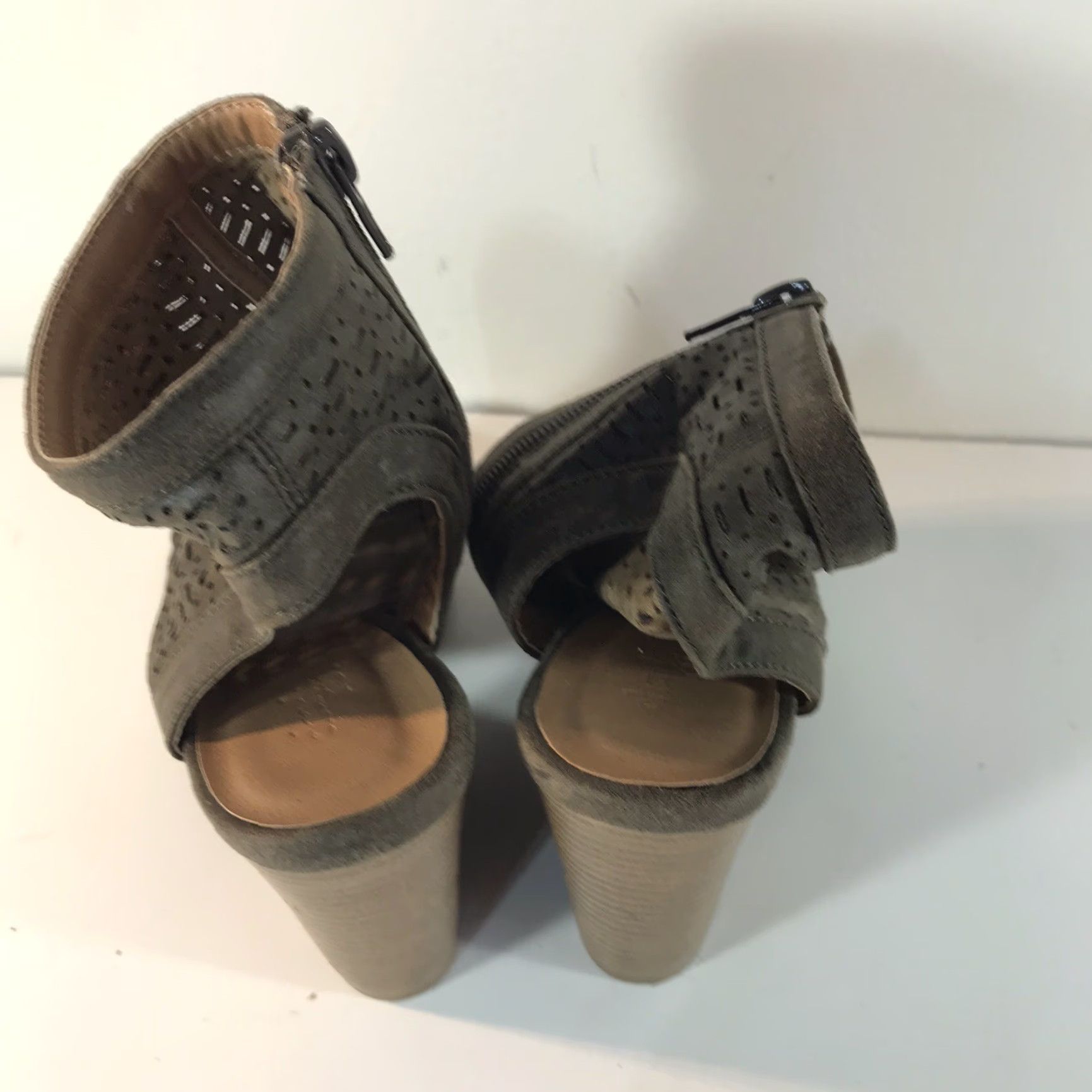 Vintage Charlotte Russe Gladiator Heels Womens Size 6 Brown Open Toe 3.5in Block Heel Faux Leather Zip Side Size US 6 / IT 36 - 3 Thumbnail