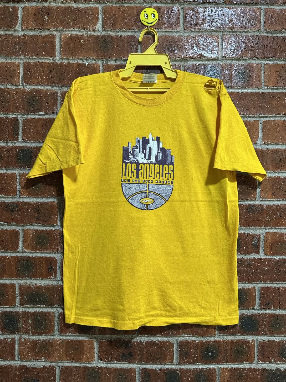 Los Angeles Apparel × NBA × Vintage Thrashed Vintage And 1 Los Angeles Faded Tee Size US S / EU 44-46 / 1 - 1 Thumbnail