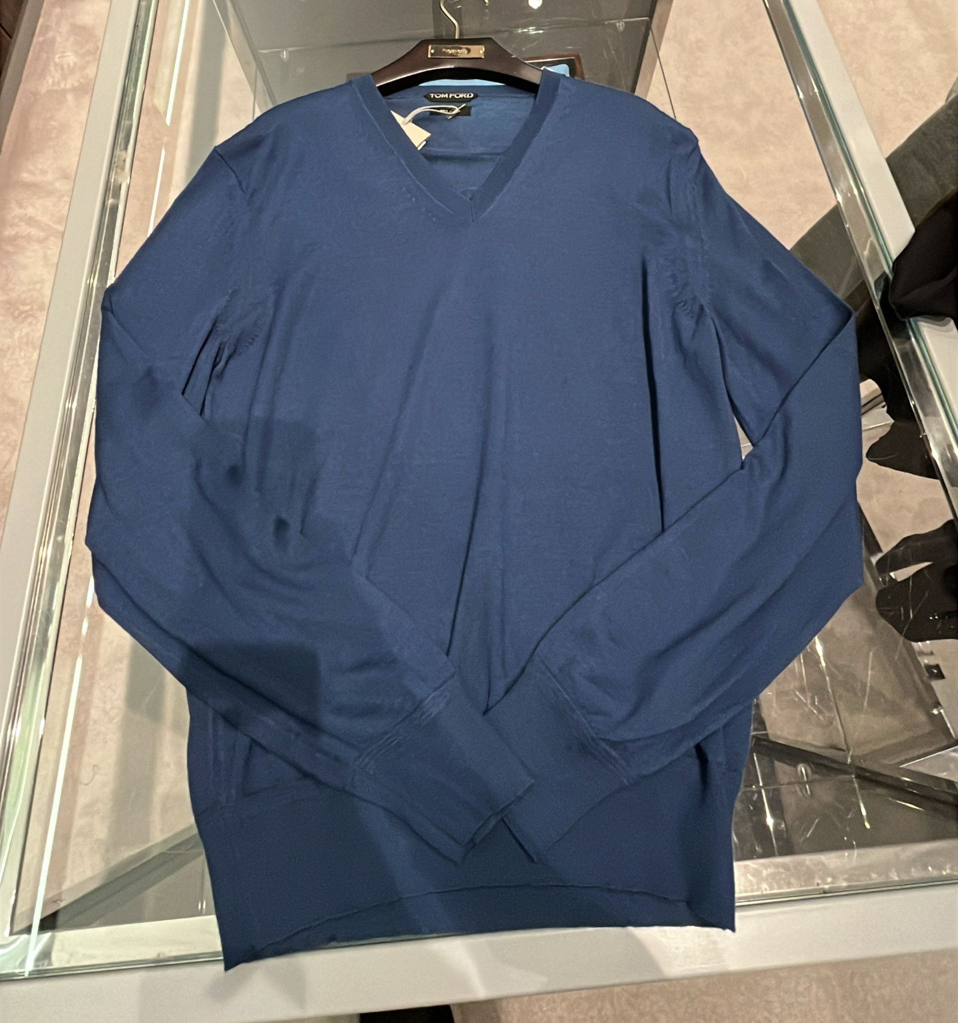 o1loc1c0525 TFK100 V-neck Sweater in Blue