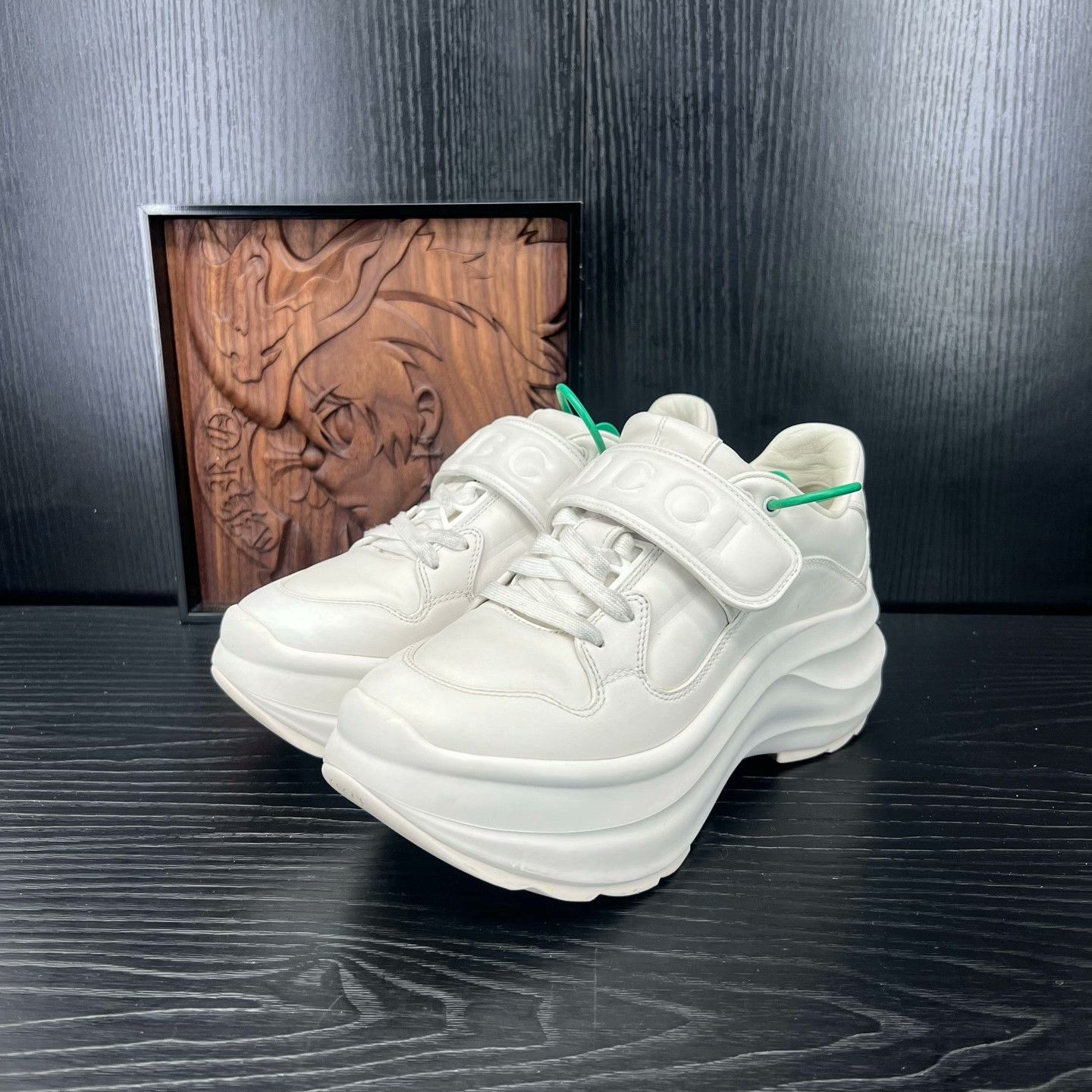 Gucci Gucci White Lowtop Sneakers 35 Women Size US 5 / IT 35 - 1 Thumbnail