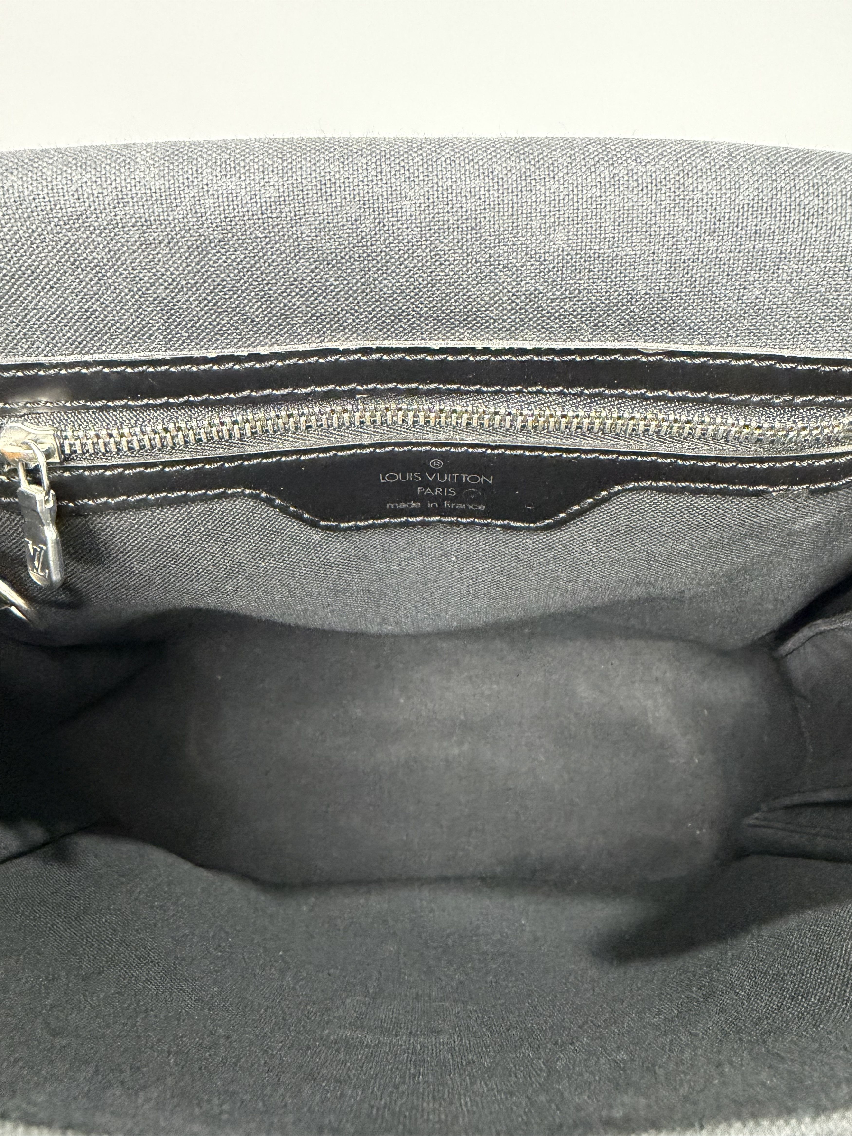 Louis Vuitton LOUIS VUITTON Black Taiga Leather Yaranga Porte Messenger Size ONE SIZE - 7 Thumbnail