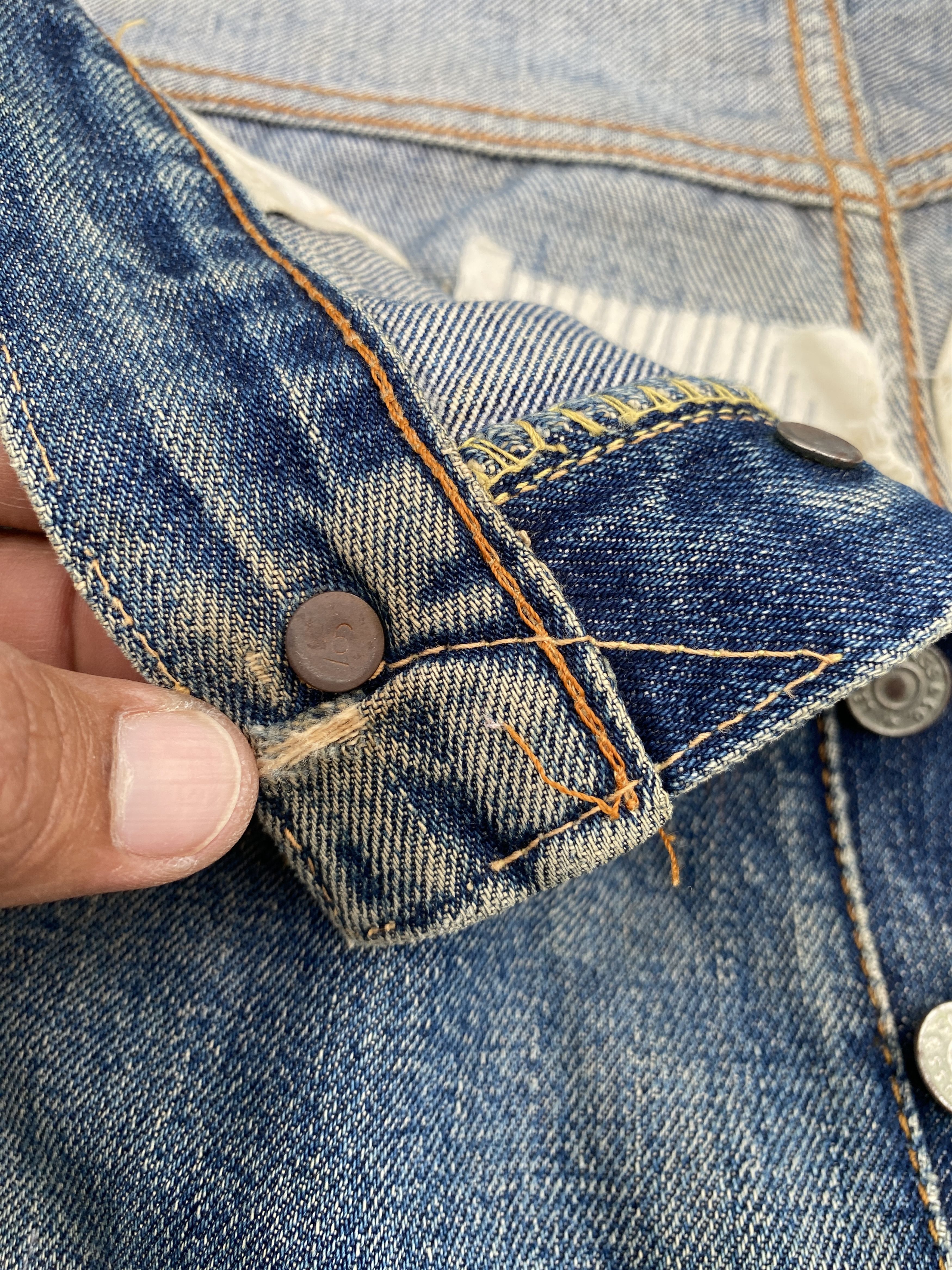 Levi's Vintage 60s Levis 501 Big E V-Stitch #6 Selvedge Jeans Size US 33 - 13 Thumbnail