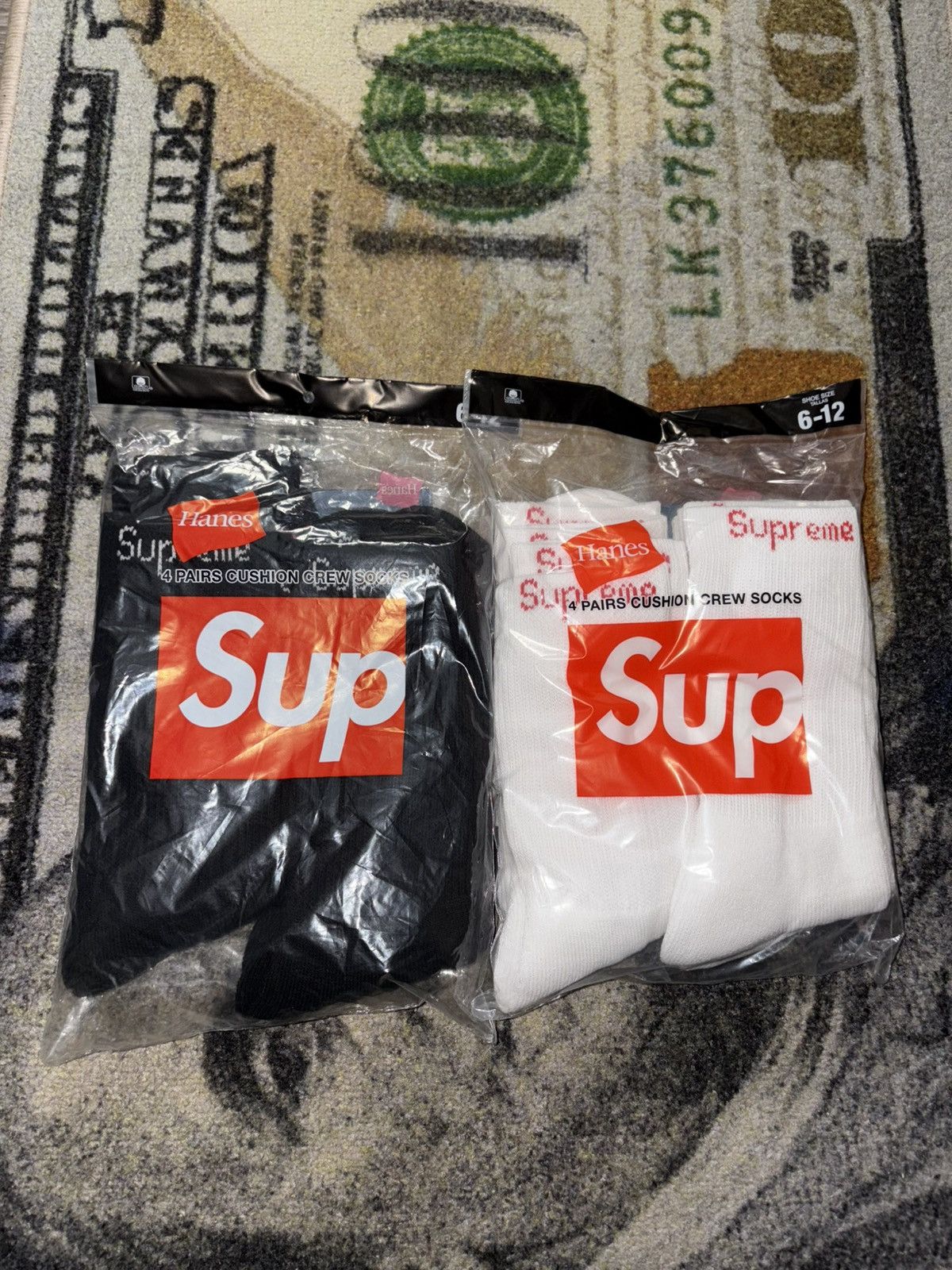 Hanes × Supreme Supreme Hanes Socks (8 Pairs / 2 Packs) Size ONE SIZE - 1 Thumbnail