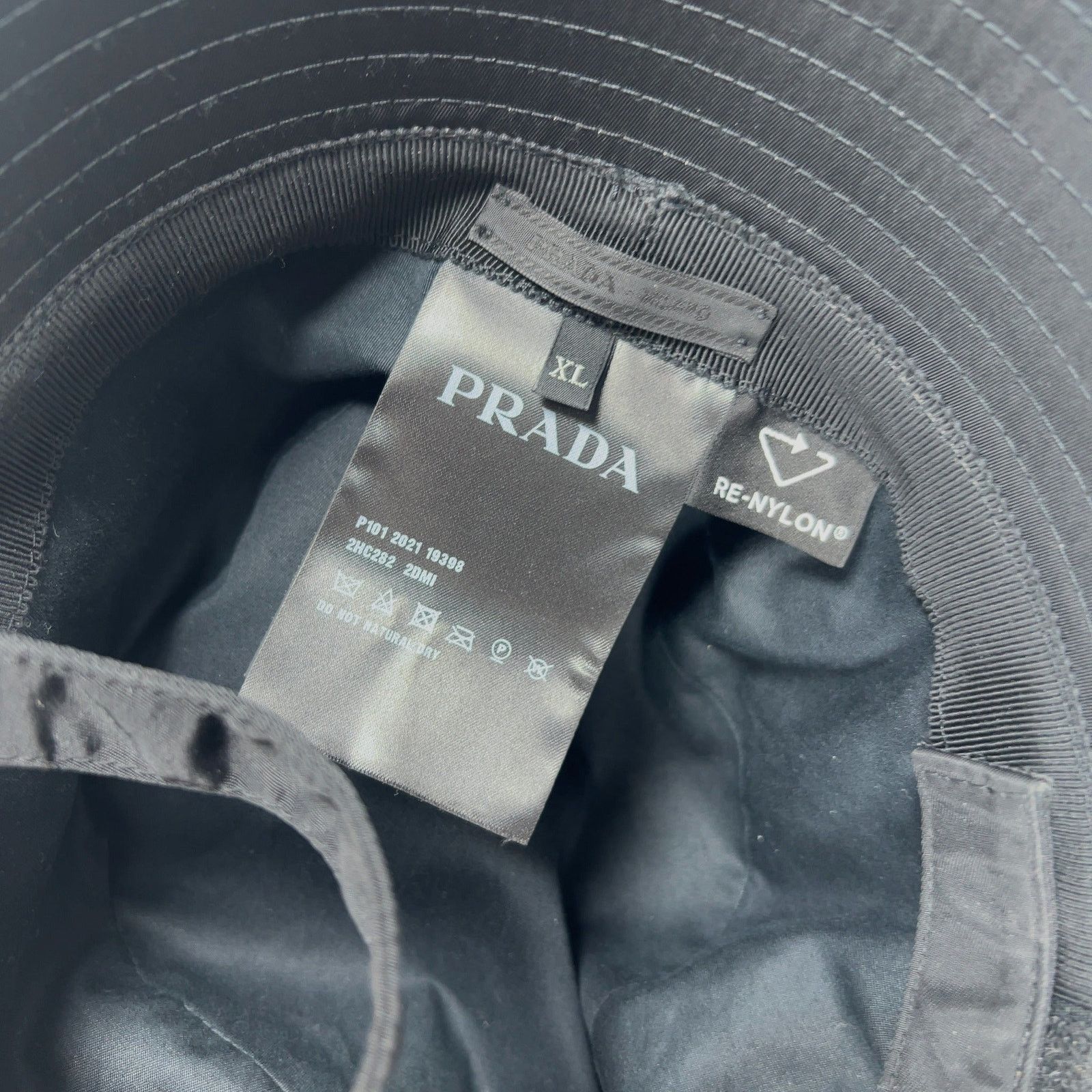 Prada Prada Pouch Re-Nylon Bucket Hat Size ONE SIZE - 6 Thumbnail