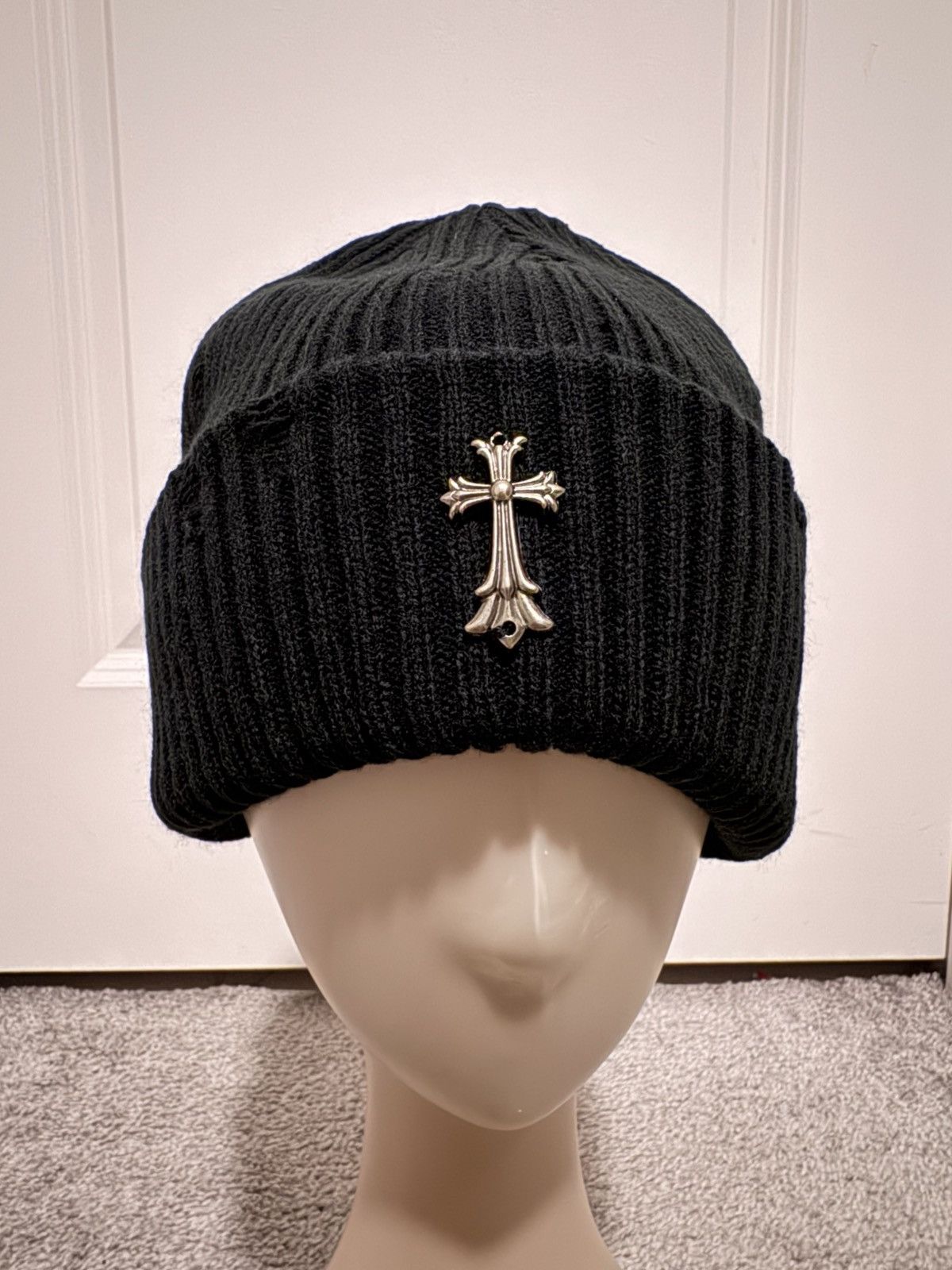 Other Distressed Cross Knit Beanie Size ONE SIZE - 1 Thumbnail
