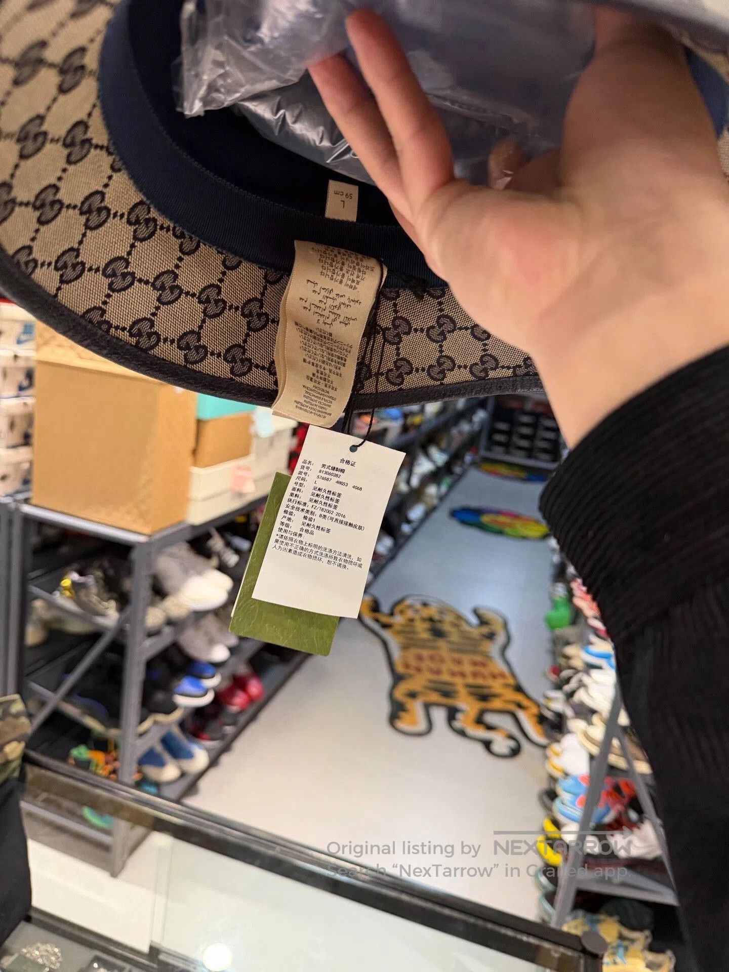 GUCCI Double G Logo Bucket Hat.