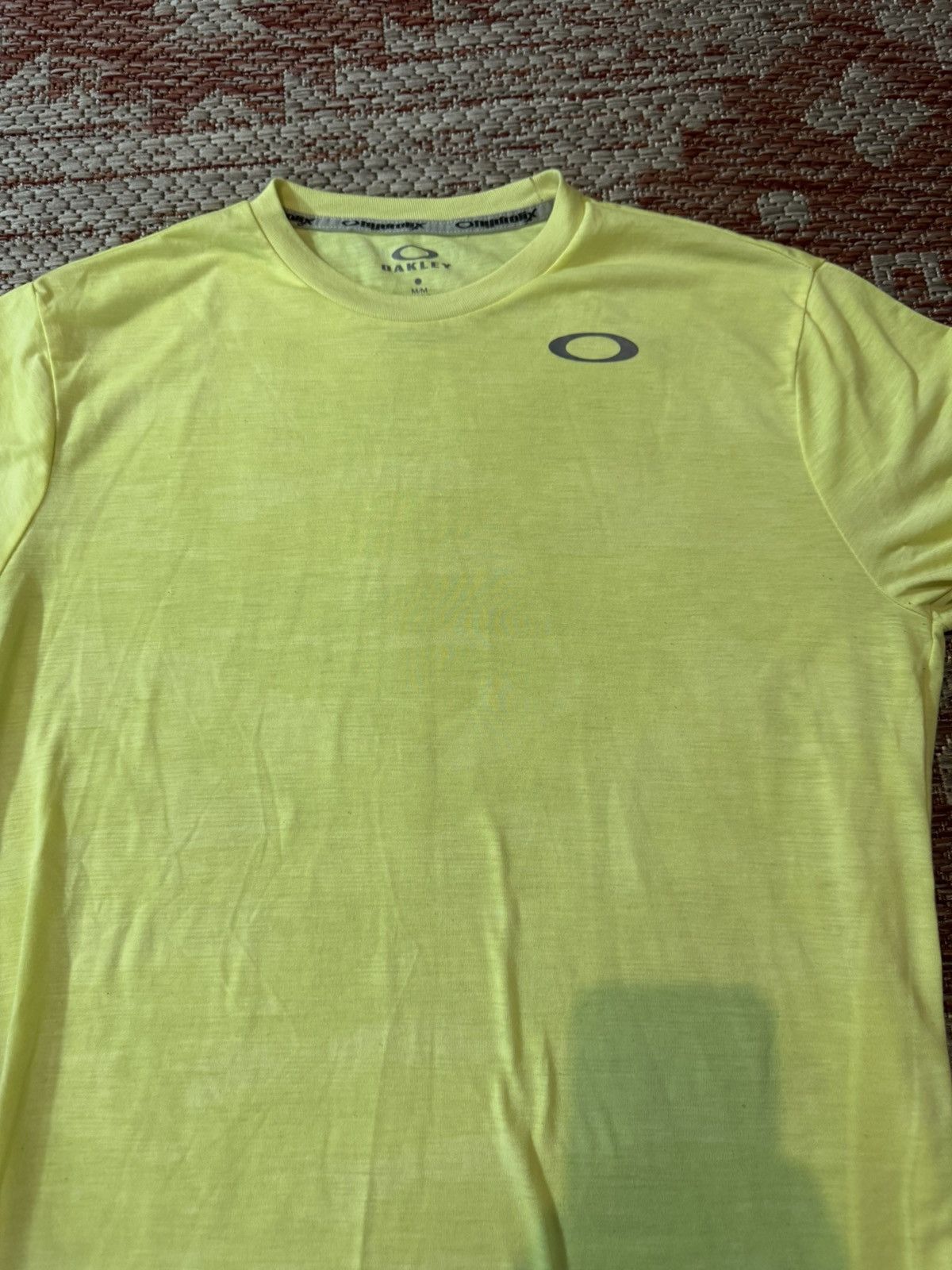 Oakley Vintage Oakley onydrolix Running Shirt Bright Green Sz M Size US M / EU 48-50 / 2 - 2 Thumbnail