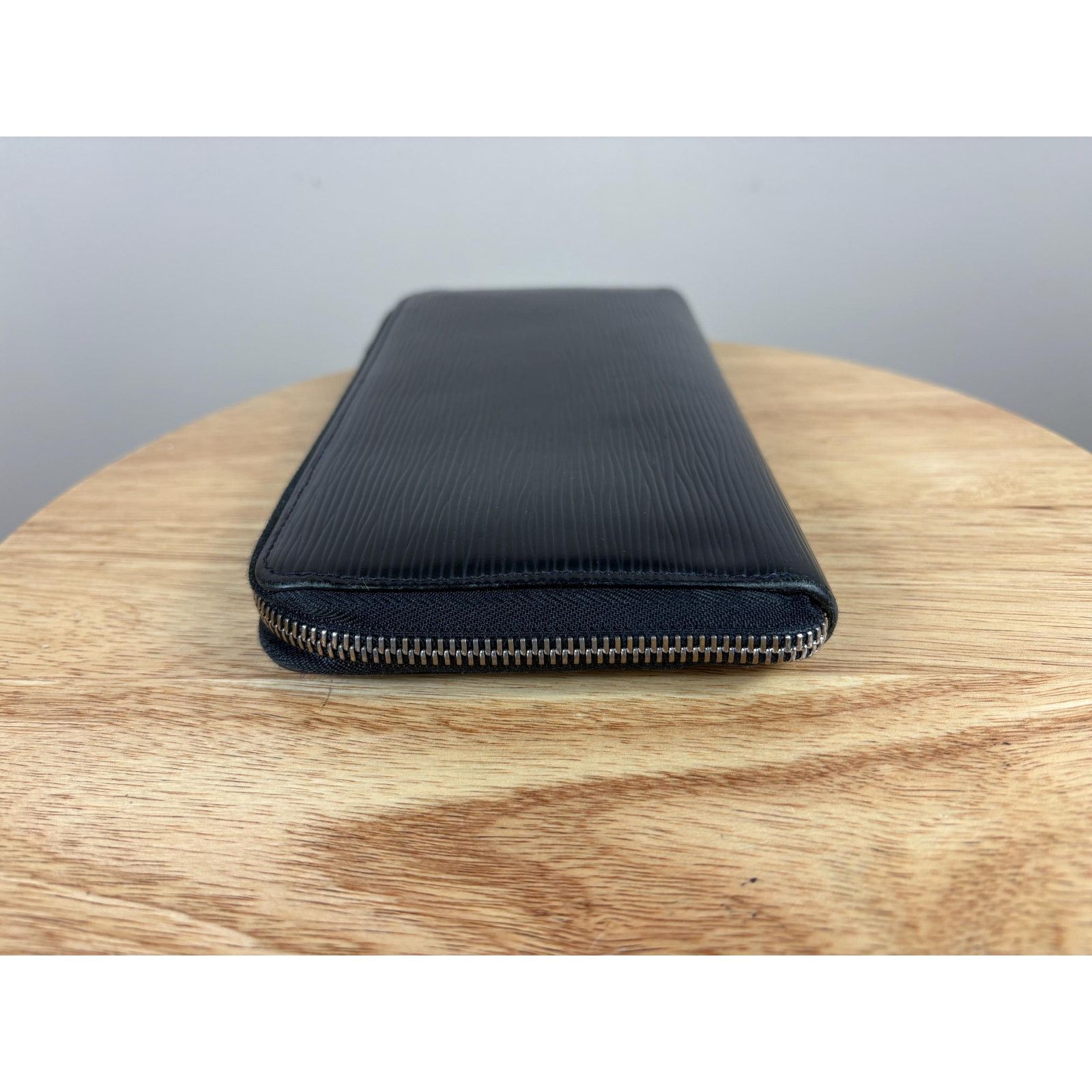 Louis Vuitton Authentic Louis Vuitton Black Epi Zippy Zip Around Wallet Size ONE SIZE - 4 Thumbnail