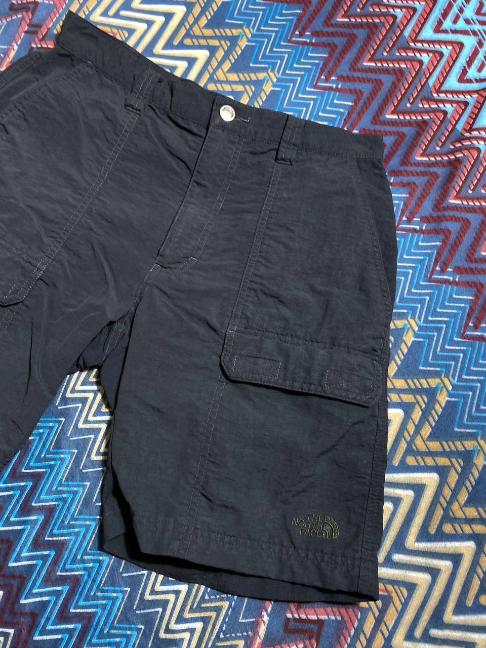 The North Face × Vintage Vintage Y2K The North Face Embroidered Logo Cargo Shorts Size US 30 / EU 46 - 19 Thumbnail