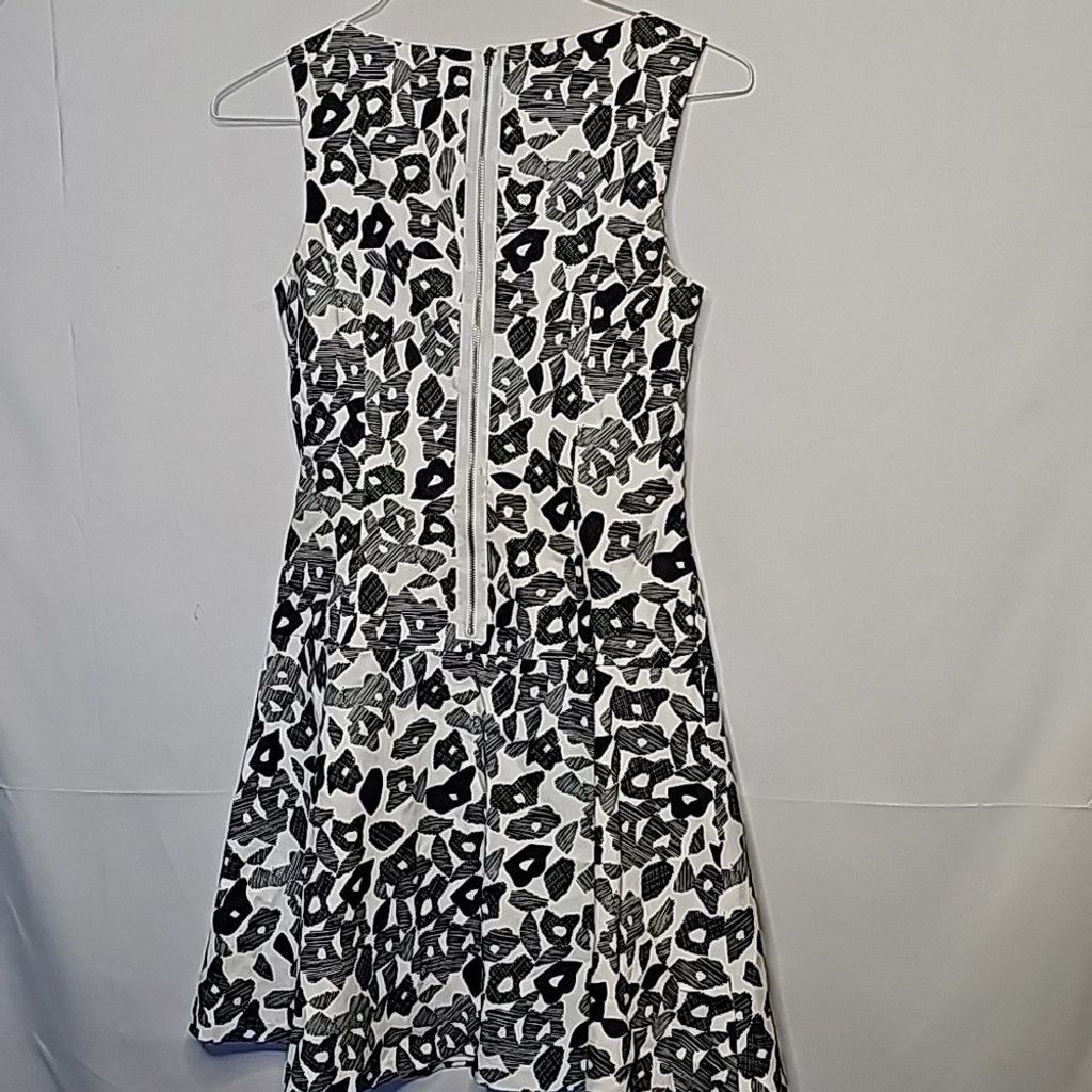 The Unbranded Brand Camille La Vie abstract black white midi zip up back dress 4 Size S / US 4 / IT 40 - 5 Thumbnail