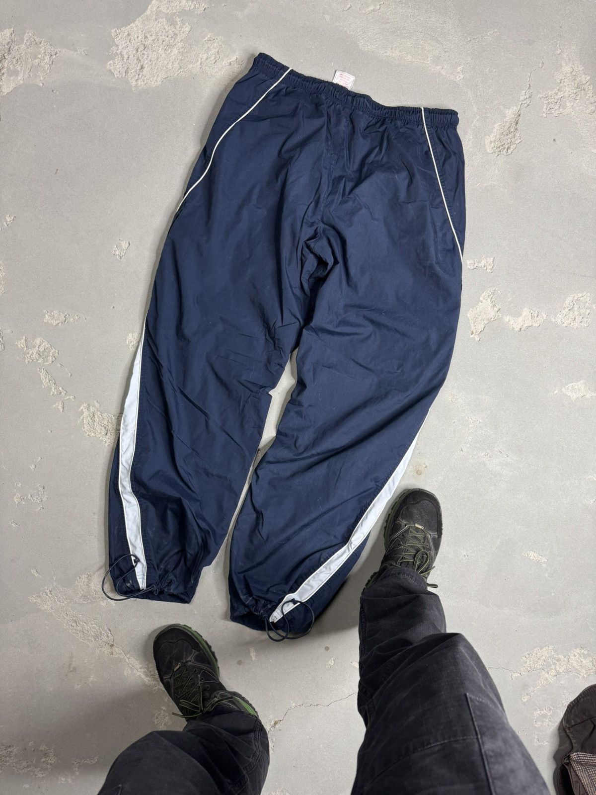 Nike × Vintage Vintage Nike Y2k Baggy Nylon Pants Size US 36 / EU 52 - 2 Thumbnail