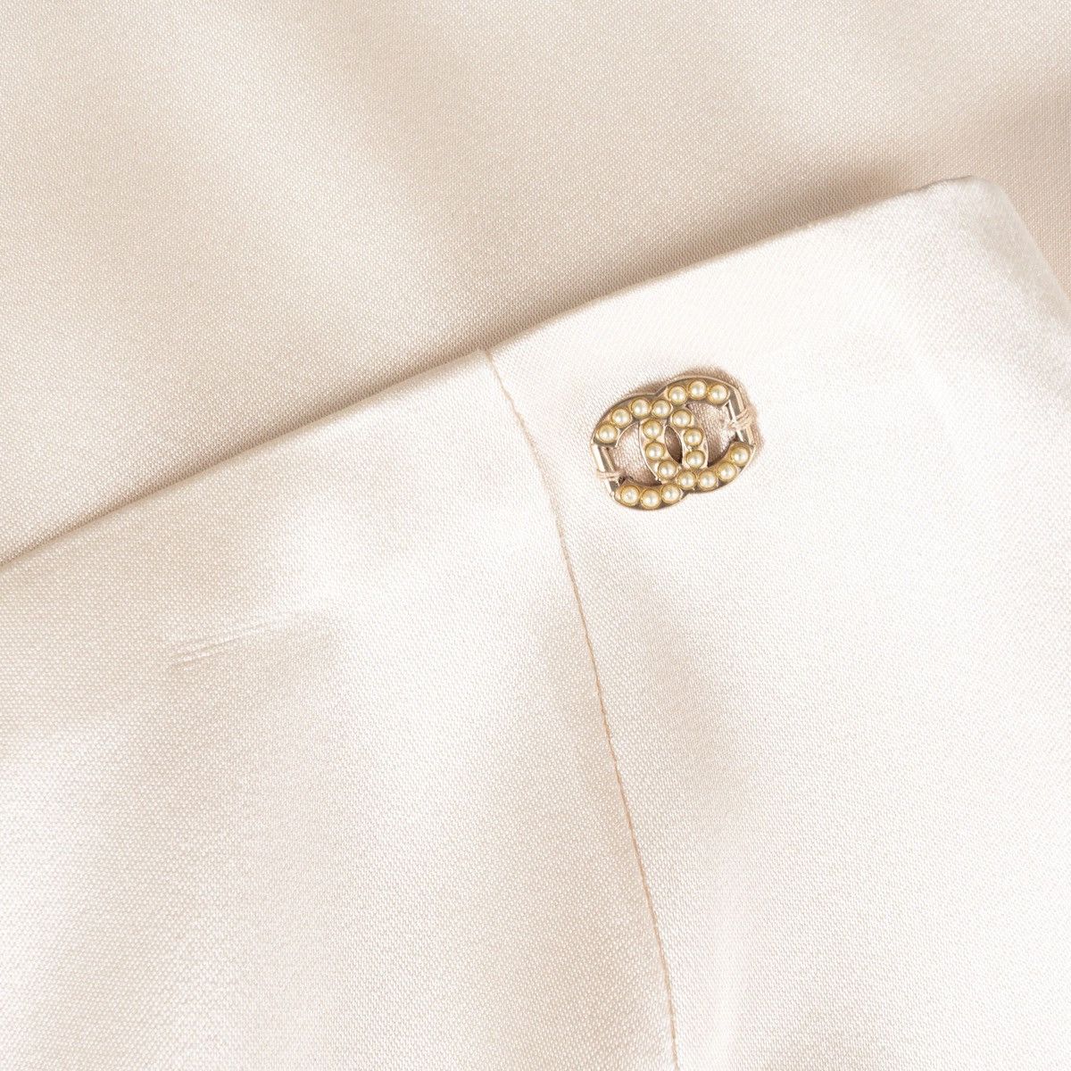 Chanel Chanel Vintage Silk CC Detail Skirt Fall 2003 Size 28" / US 6 / IT 42 - 6 Thumbnail