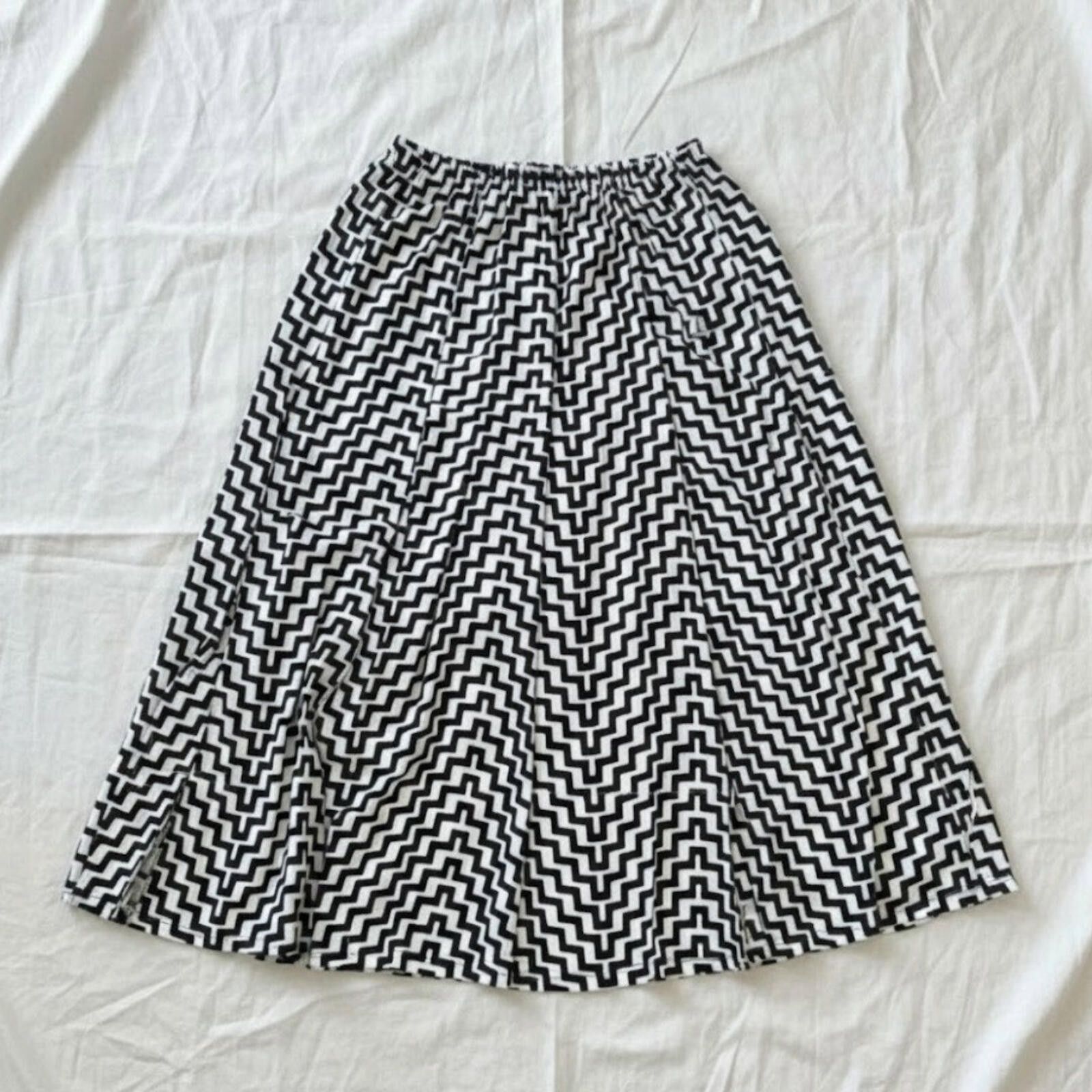Other Coco Bianco Black White Chevron Midi Skirt Womens Small Size 28" / US 6 / IT 42 - 1 Thumbnail