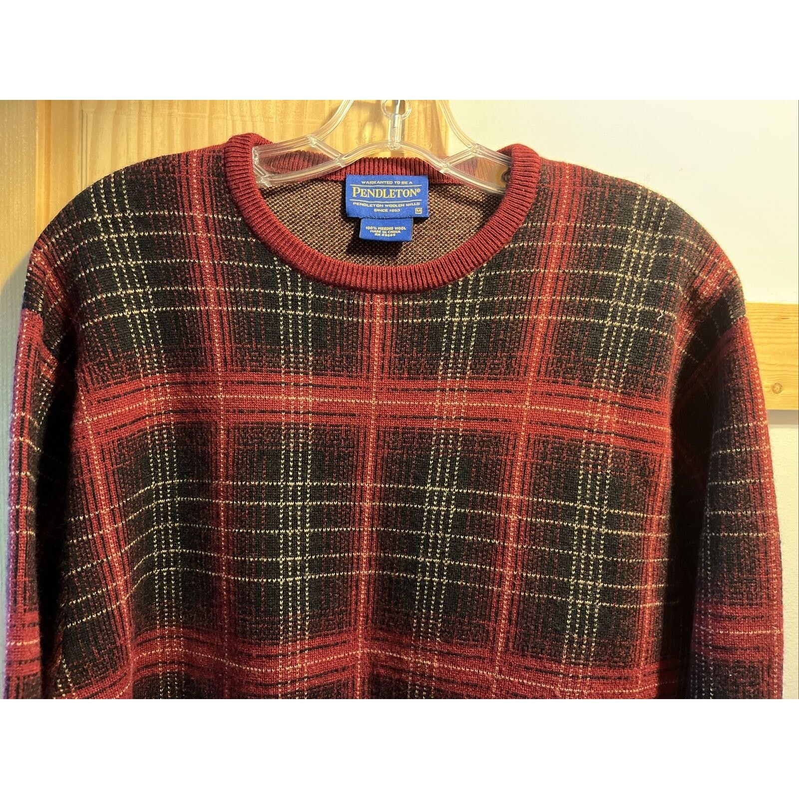 Pendleton Pendleton mens M red plaid long sleeve pullover wool sweater Size US M / EU 48-50 / 2 - 6 Thumbnail