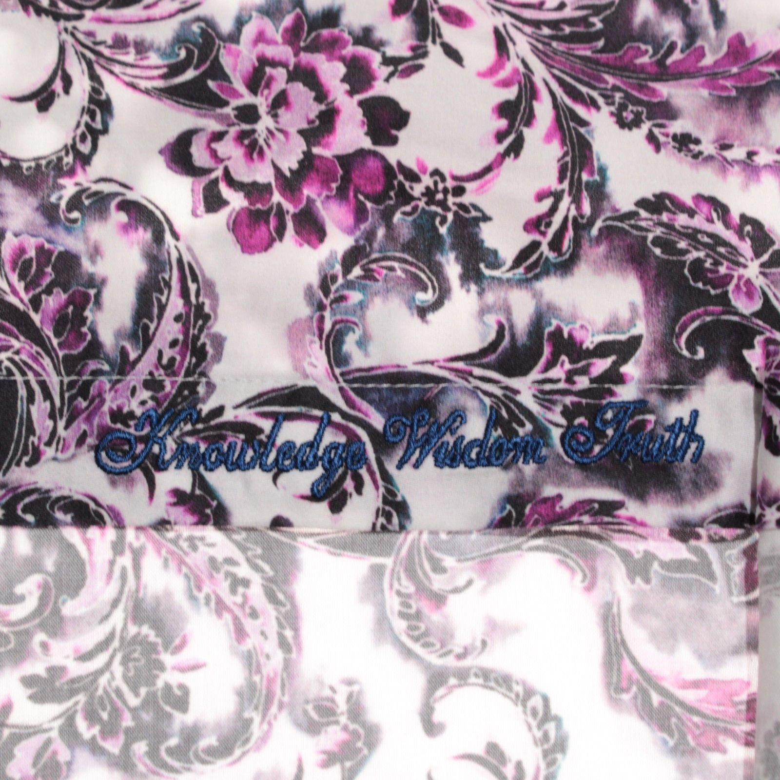 Robert Graham Robert Graham New with tags Shirt Size XL US In Purple Size US XL / EU 56 / 4 - 6 Thumbnail