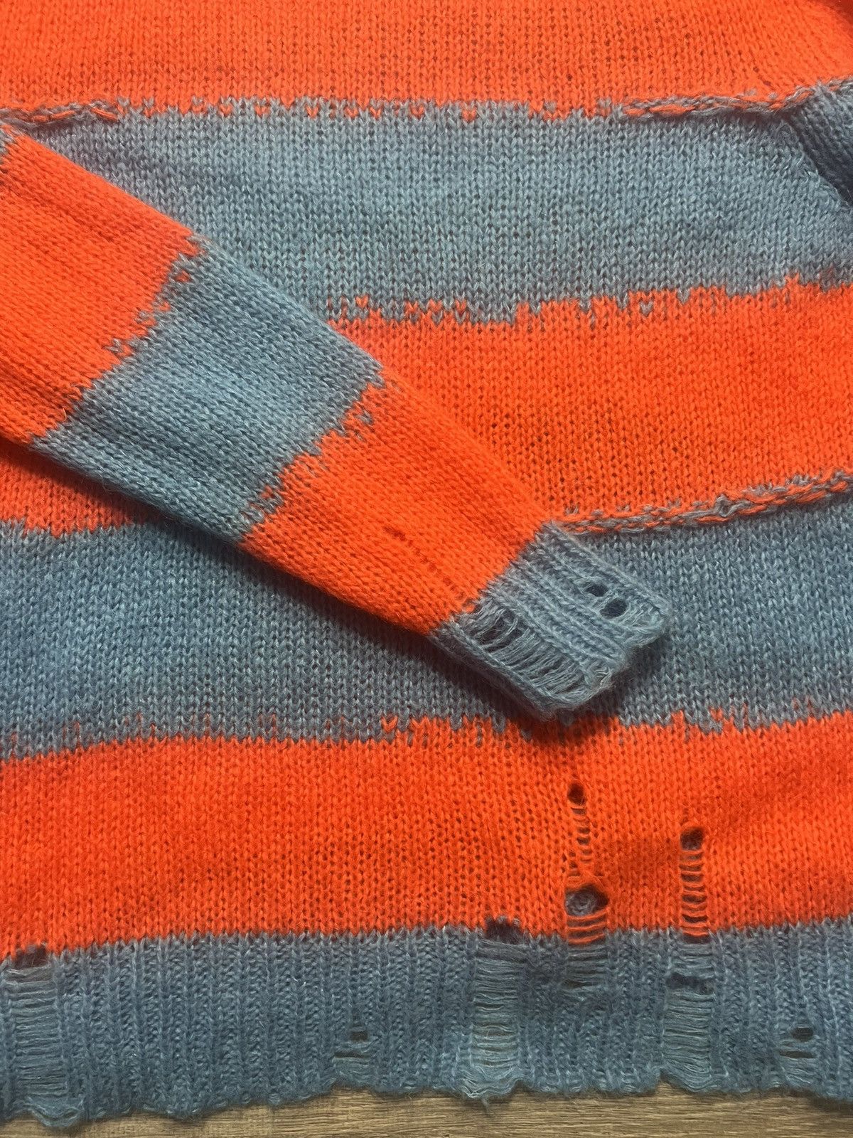 Acne Studios Acne Studios distressed sweater (Kurt Kobain) Size US L / EU 52-54 / 3 - 2 Thumbnail