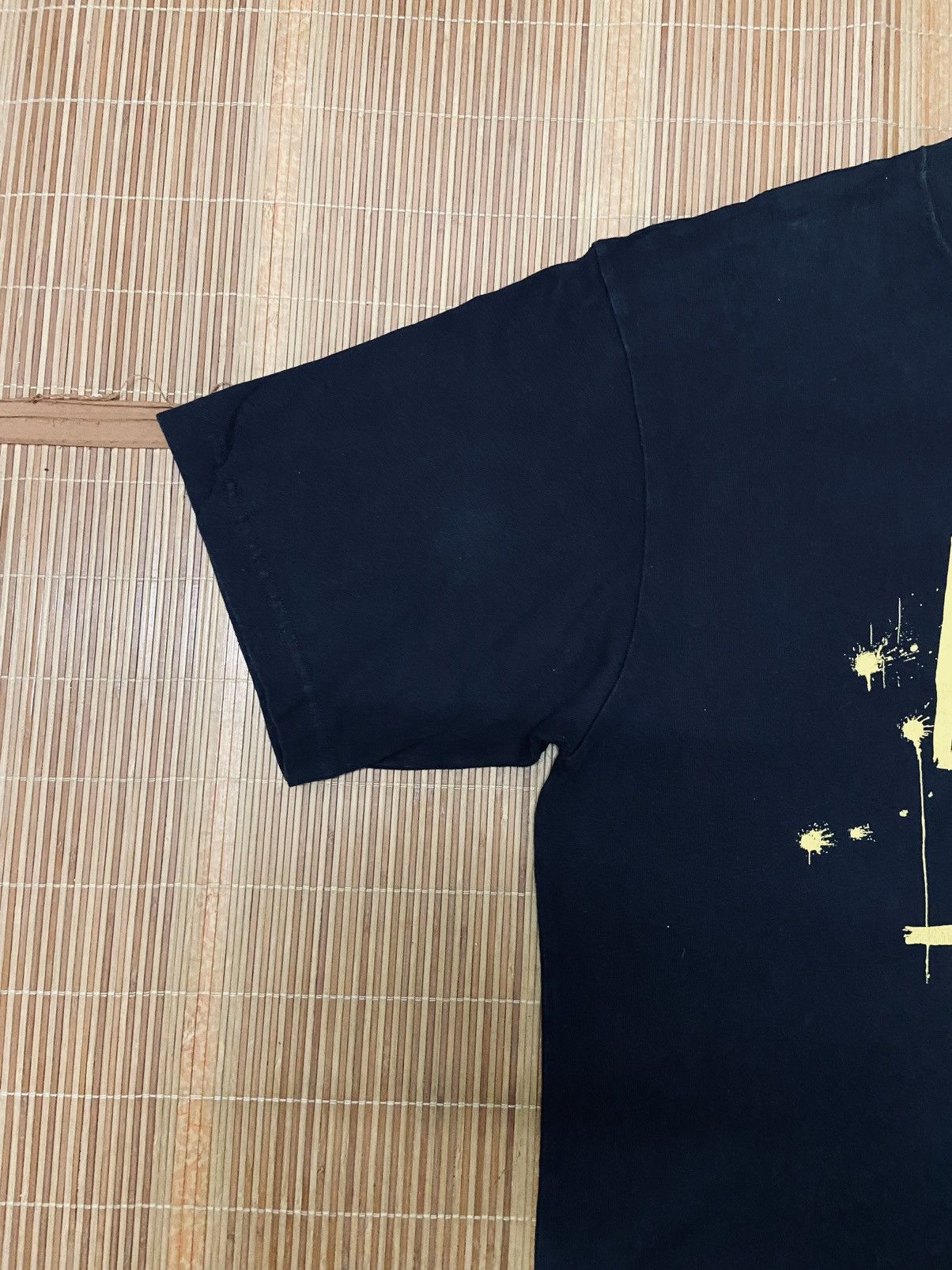 Jean-Michel Basquiat × Uniqlo JEAN MICHEL BASQUIAT x Uniqlo TEE Size US L / EU 52-54 / 3 - 11 Thumbnail
