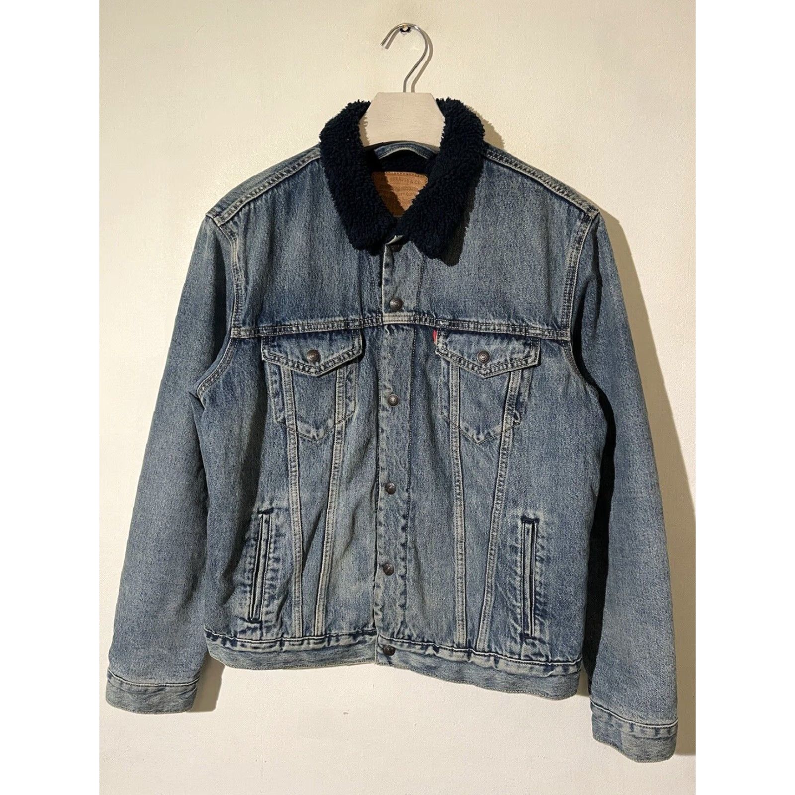 Levi's Levi’s Premium Trucker Jacket L Mens Blue Denim 48 in 2018 BigE Sherpa Fleece Vintage 90s Hipster Classic Outdoor Winter Autumn Spring jacket Size US L / EU 52-54 / 3 - 5 Thumbnail
