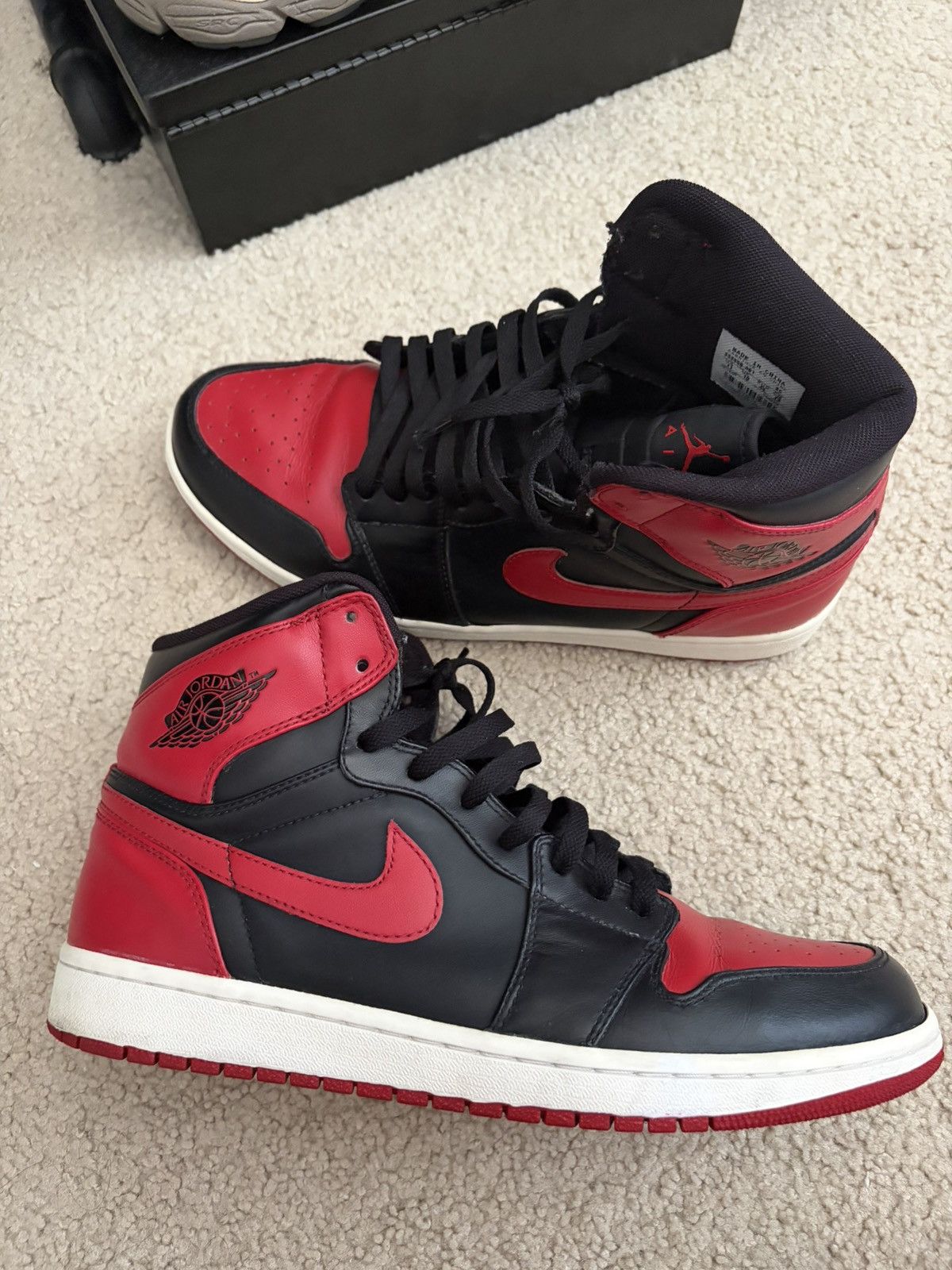 Jordan Brand Air Jordan 1 High Retro DMP Chicago Bulls 2009 Bred VNDS Size US 11 / EU 44 - 6 Thumbnail
