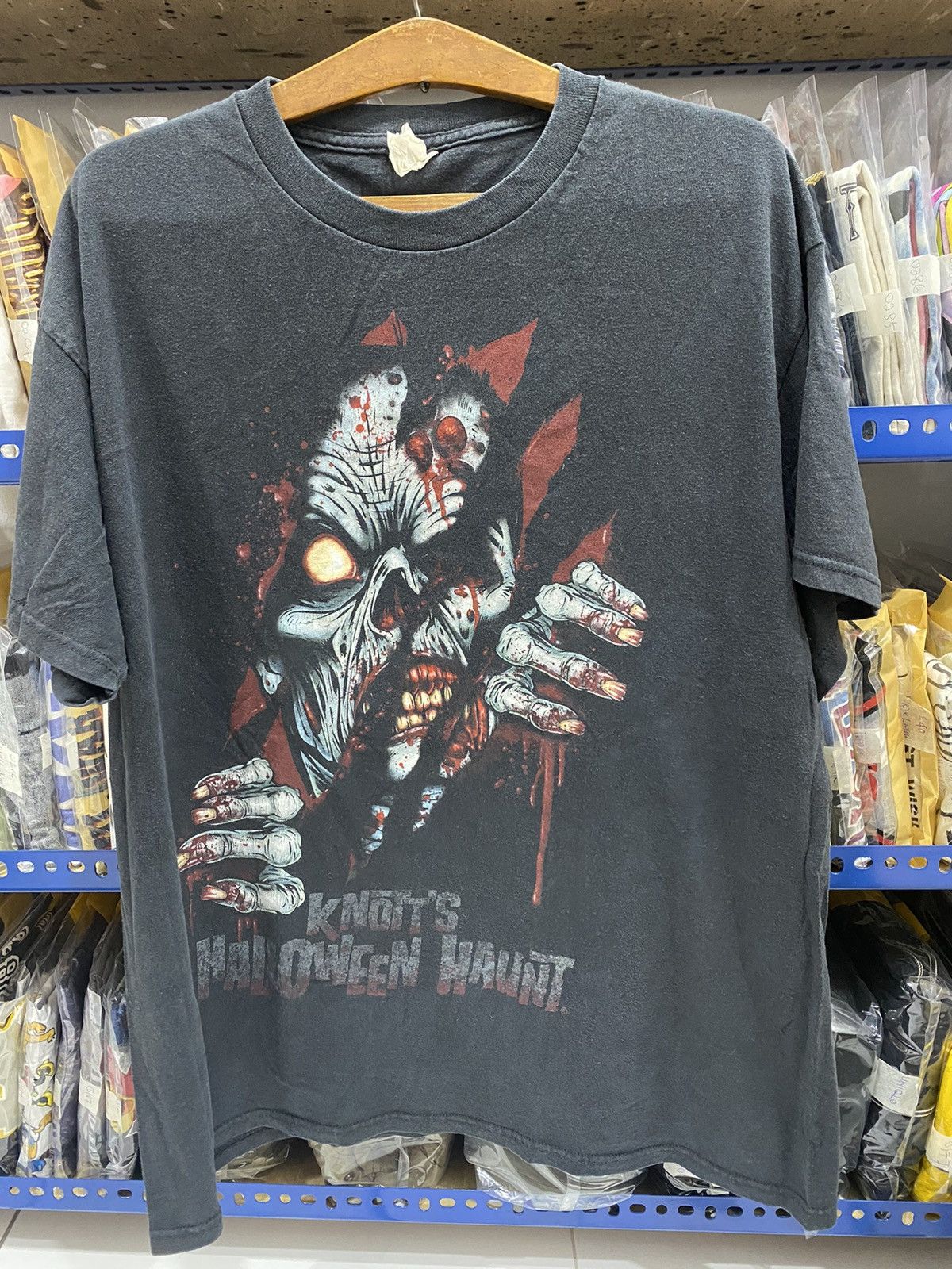 Other KNOTTS HALLOWEEN HAUNT TSHIRT Size US L / EU 52-54 / 3 - 1 Thumbnail