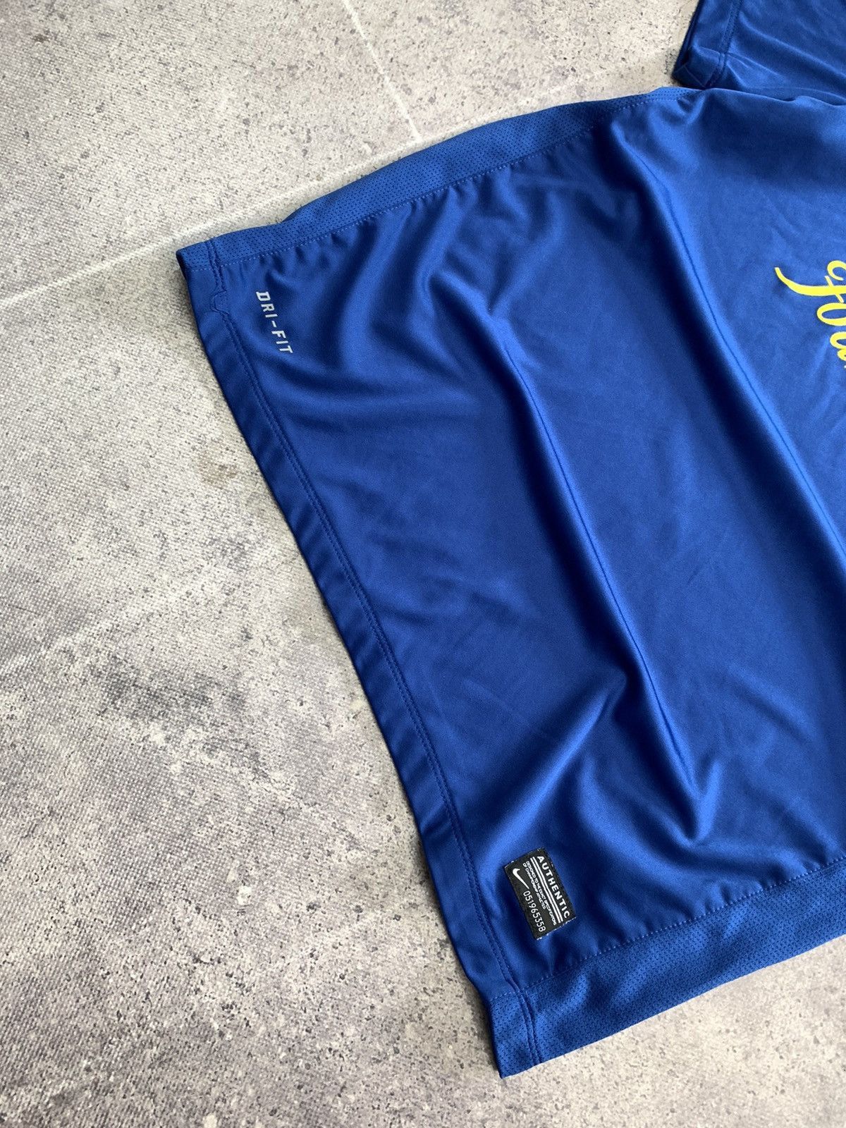 Nike Vintage Y2K T-shirt Barcelona Blockcore faded sk8 spain Size US M / EU 48-50 / 2 - 5 Thumbnail