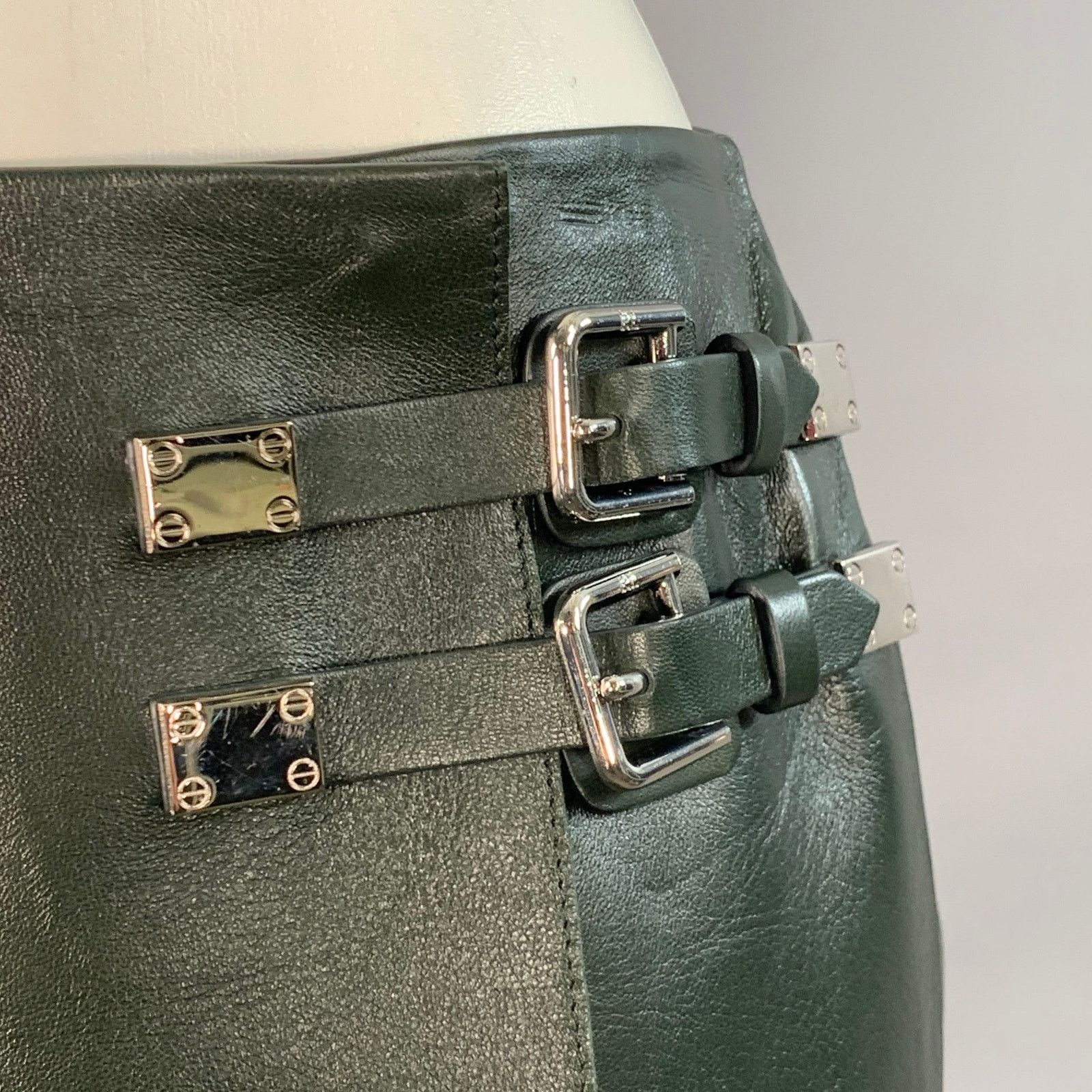 Ralph Lauren Kyler Green Moss Leather Lambskin Buckle Mini Skirt Size 27" / US 4 / IT 40 - 2 Thumbnail