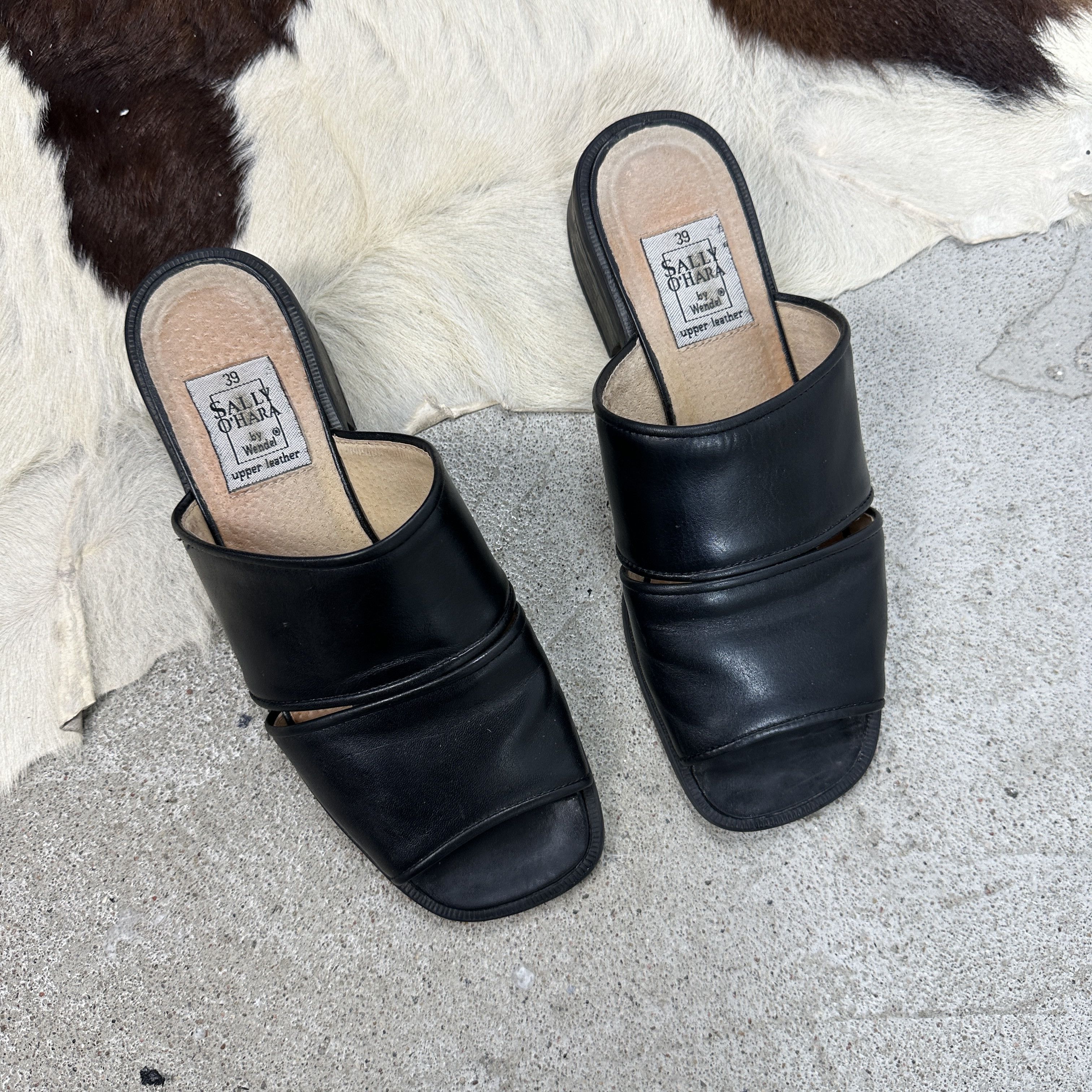 Vintage Vintage Avant Garde Opium Cut Out Leather Mules 00s Size US 8 / IT 38 - 2 Thumbnail