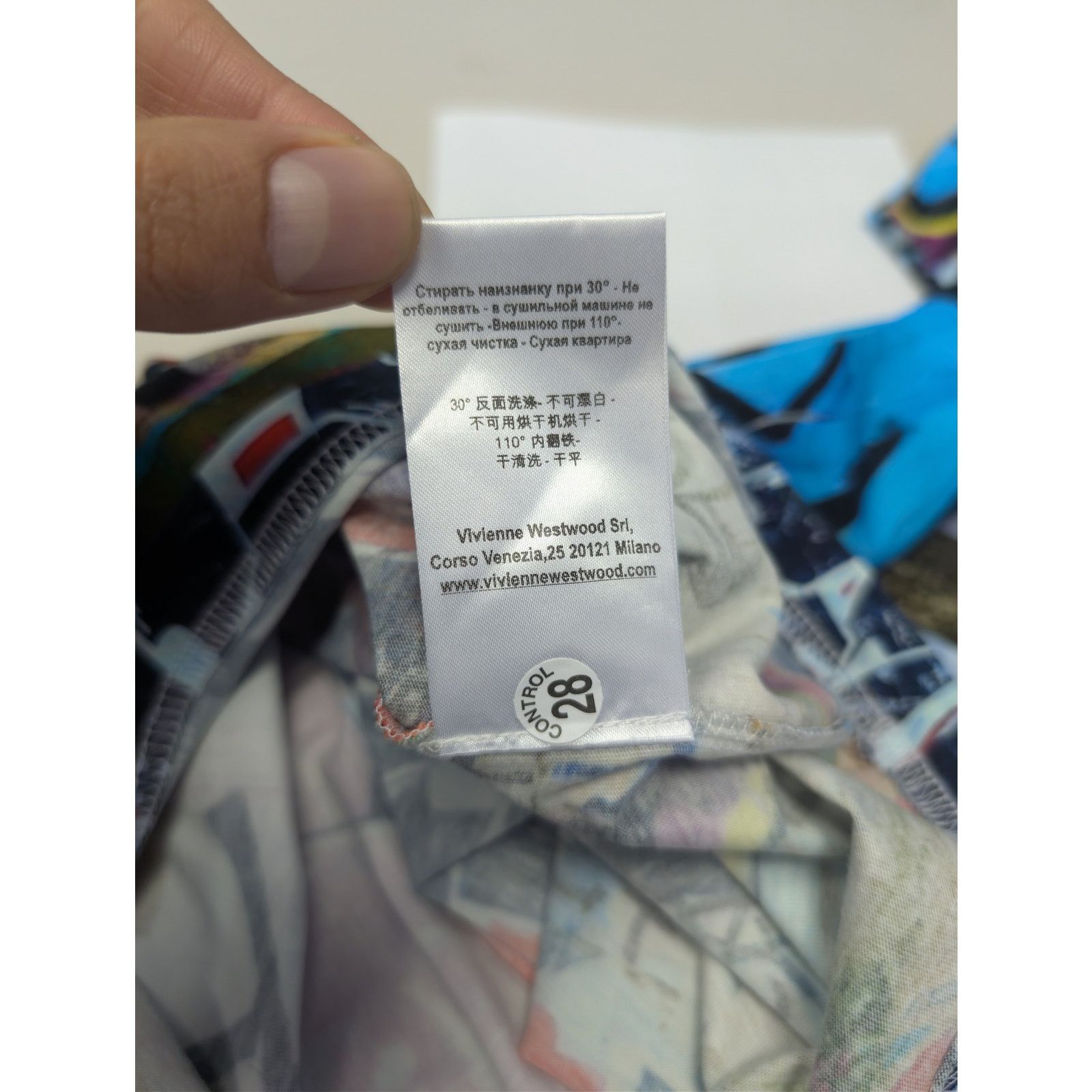 Vivienne Westwood o1rshd1 Classic Graffiti Print T-Shirt in Multiolor Size US S / EU 44-46 / 1 - 20 Thumbnail