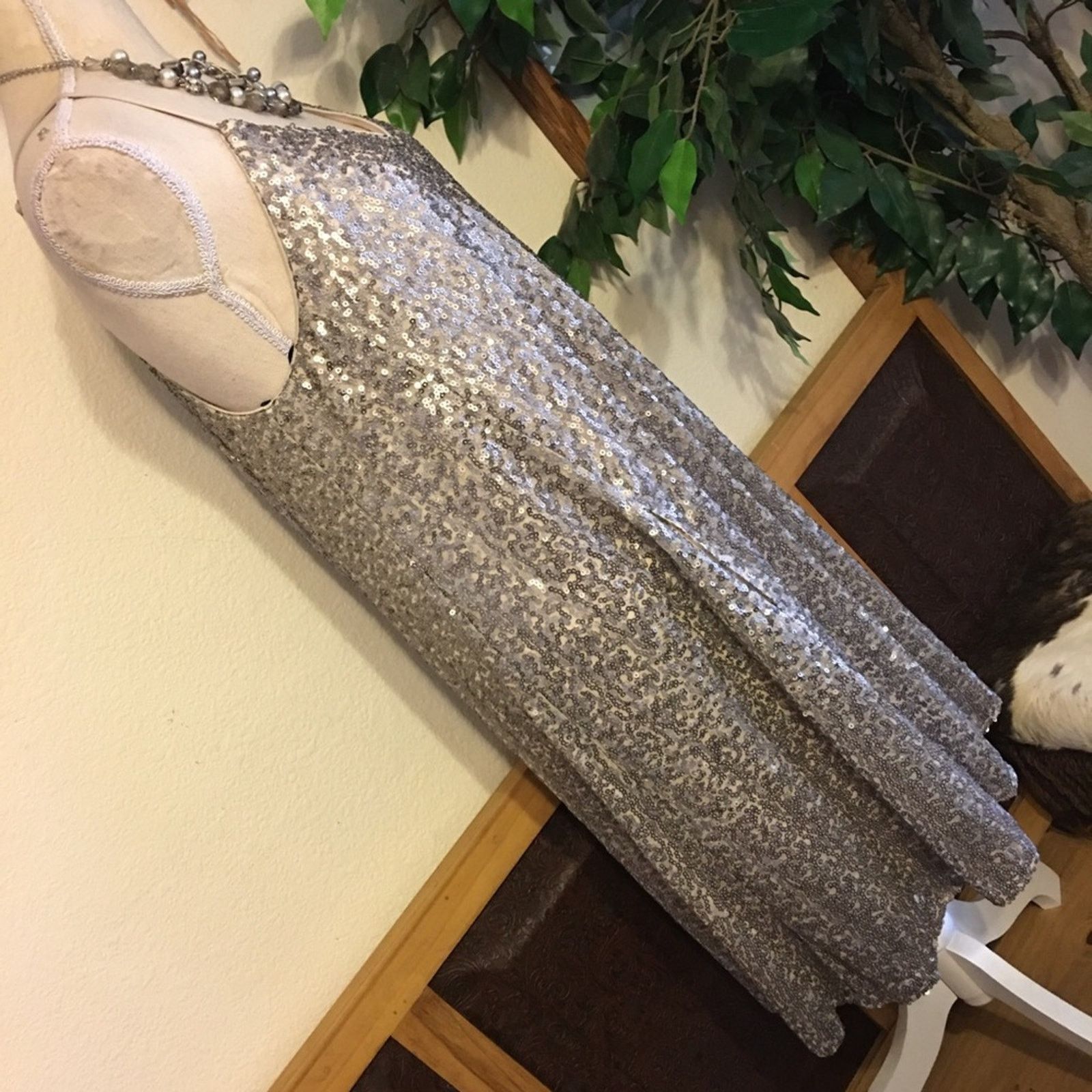 Laundry by Shelli Segal Laundry by Shelli Segal sequin cocktail dress NWT Size M / US 6-8 / IT 42-44 - 5 Thumbnail
