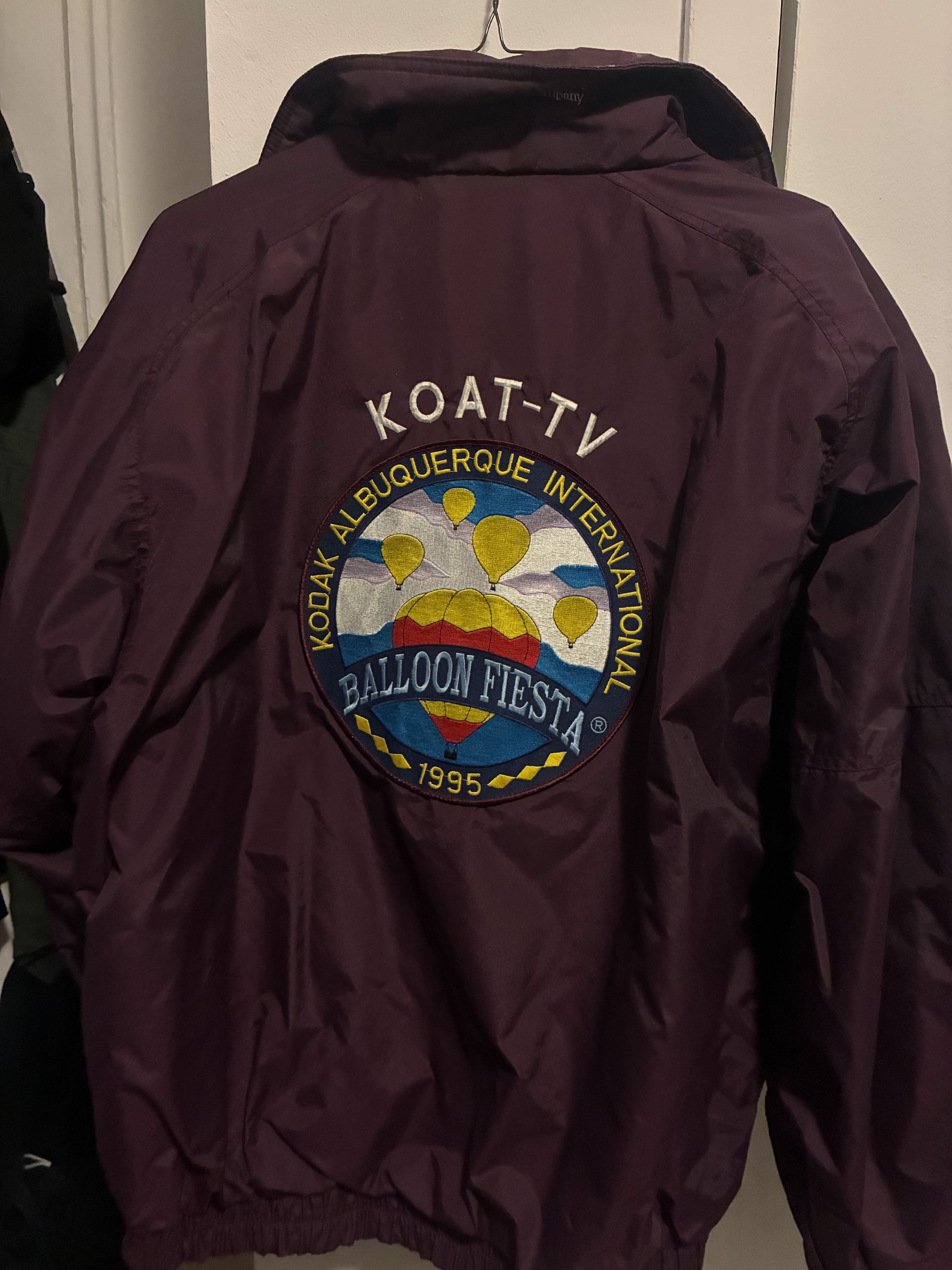 Columbia Vintage Maroon Columbia Windbreaker with cool Logo Size US M / EU 48-50 / 2 - 1 Thumbnail