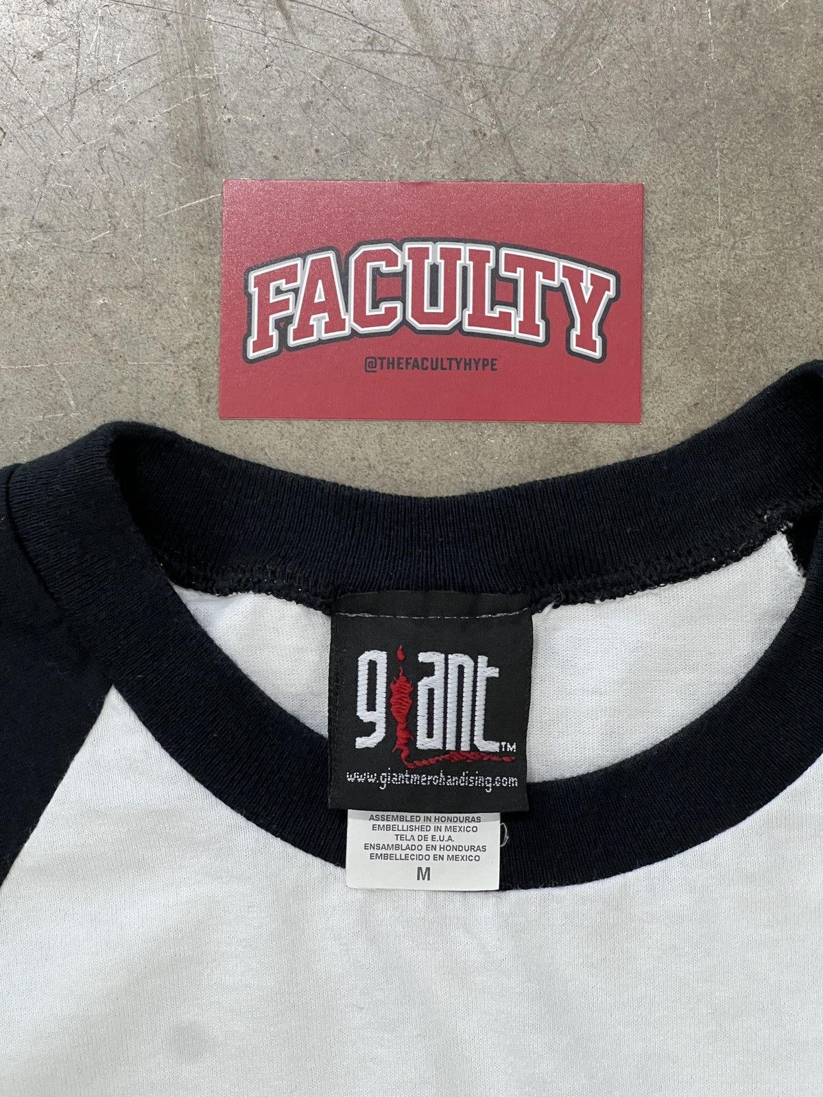 Band Tees Vintage 1996 Rage Aganist the Machine Evil Empire Tee Medium Size US M / EU 48-50 / 2 - 3 Thumbnail