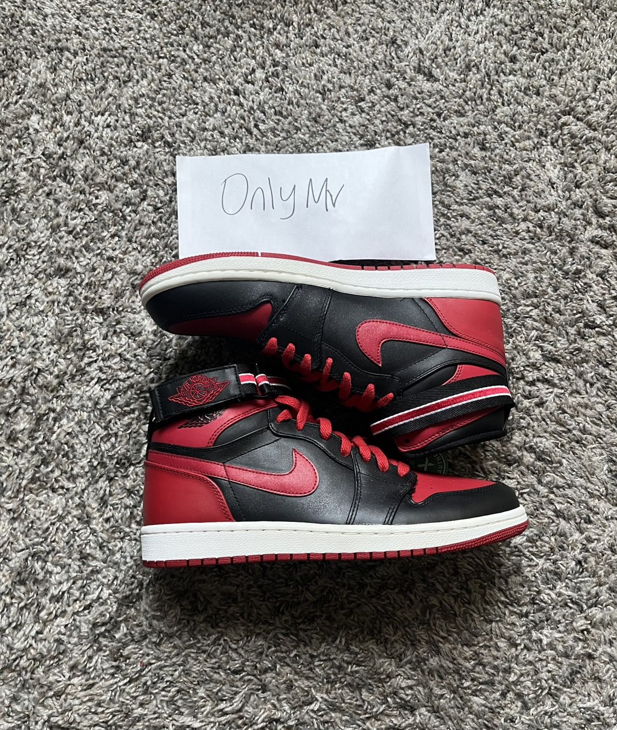 Jordan Brand Jordan Retro 1 Bred Strap Size US 9.5 / EU 42-43 - 2 Thumbnail
