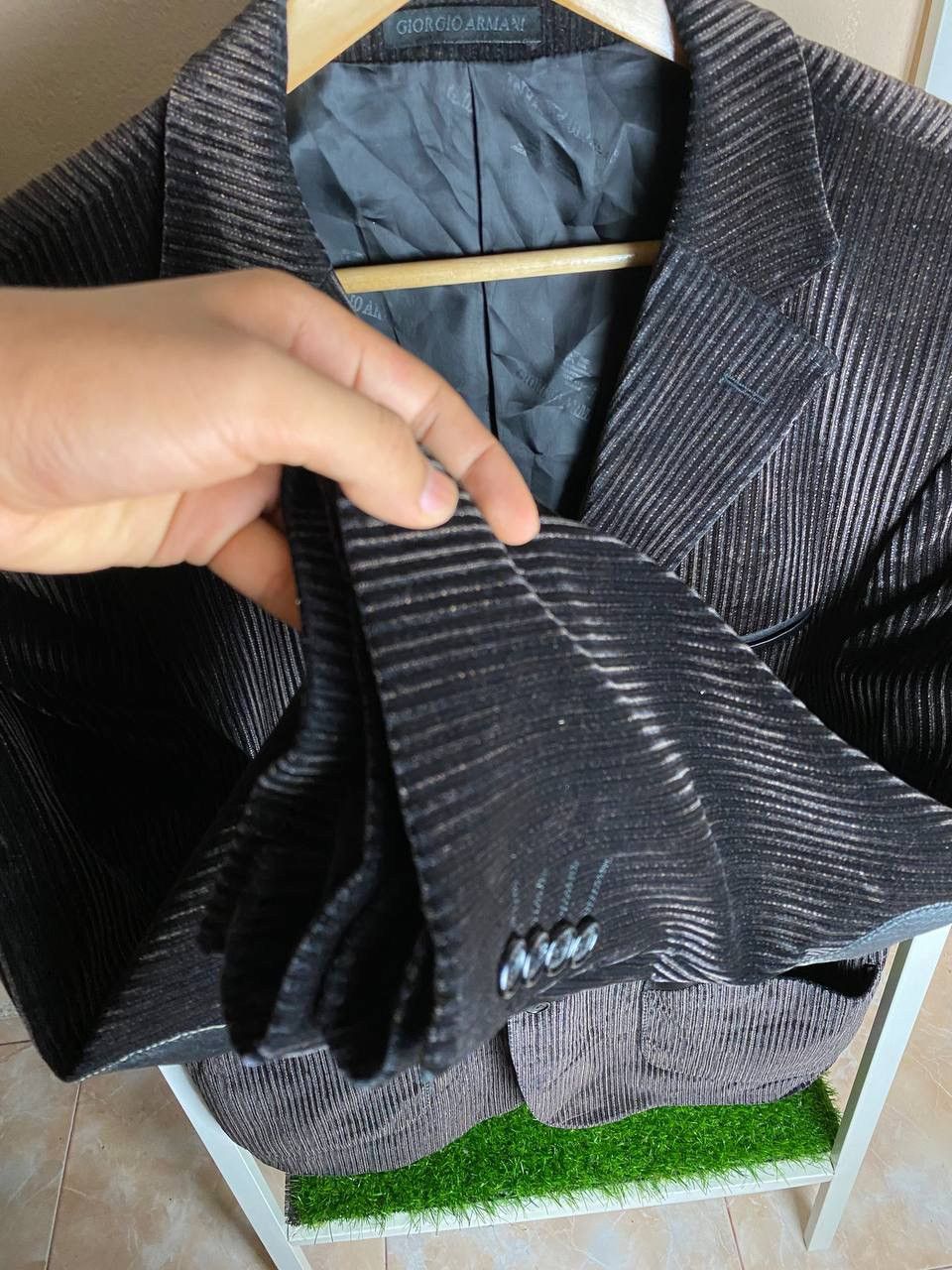 Giorgio Armani × Velvet Giorgio Armani Men Velvel Coat / Suit Made in ITALY (PIT 22) Size 54R - 4 Thumbnail