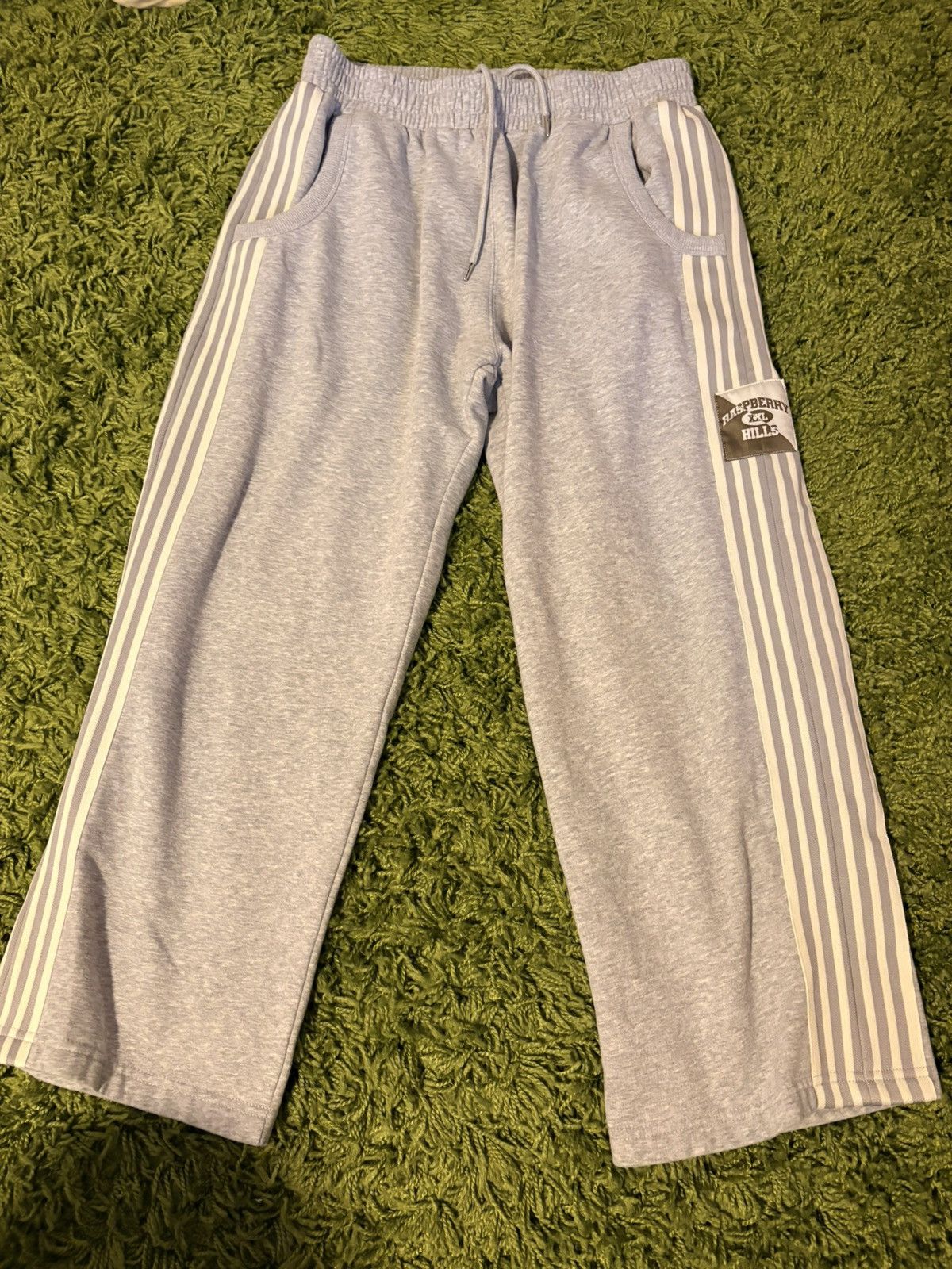 The GV Gallery Lil leon raspberry hills gray comfy sweatpants Size US 32 / EU 48 - 1 Thumbnail
