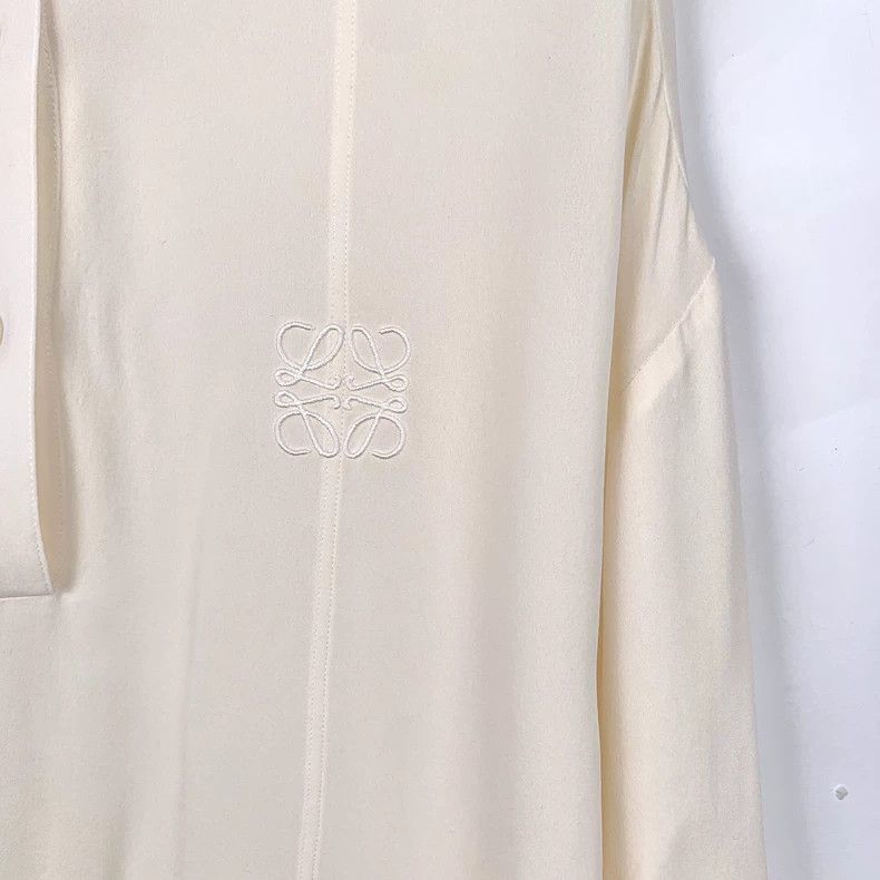 Loewe Loewe size 32 Muted beige logo embroidered silk short sleev Size M / US 6-8 / IT 42-44 - 4 Thumbnail