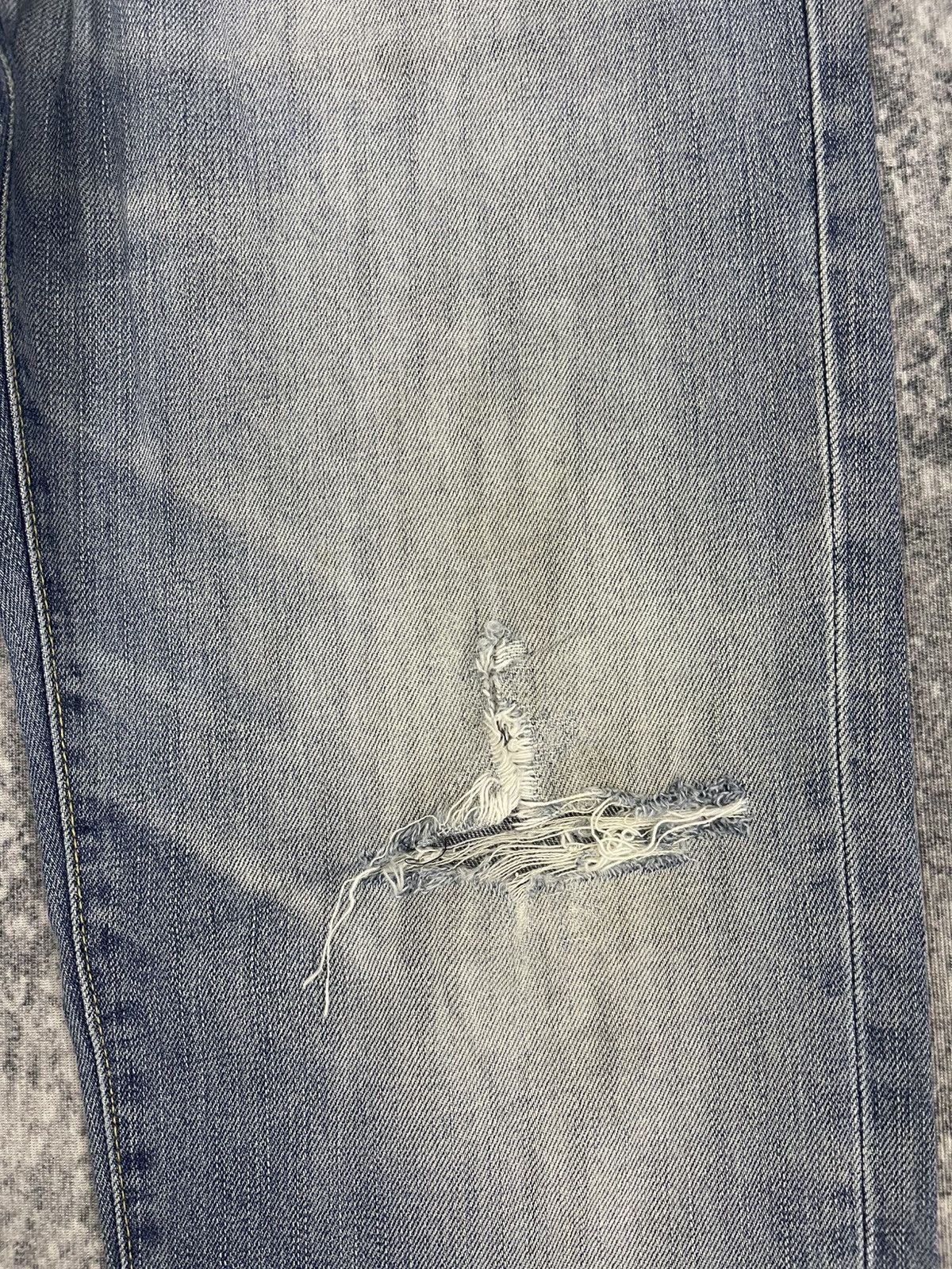 Uniqlo Vintage Uniqlo S002 Easy Fit Straight Distressed Denim Size US 31 - 3 Thumbnail