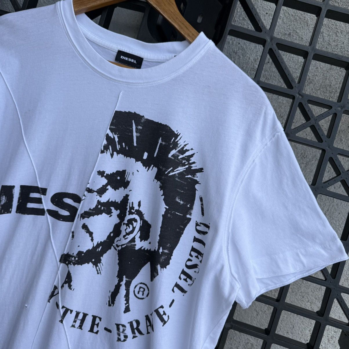 Diesel Diesel Trojan Patches Pinholes Graphic Tee Size US XL / EU 56 / 4 - 5 Thumbnail