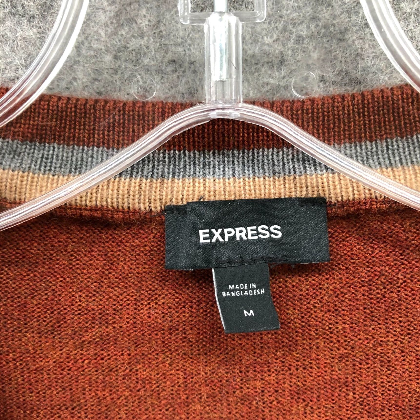 Express Express Sweater Mens M Brown 100% Merino Wool V-Neck Pullover Lightweight Size US M / EU 48-50 / 2 - 5 Thumbnail