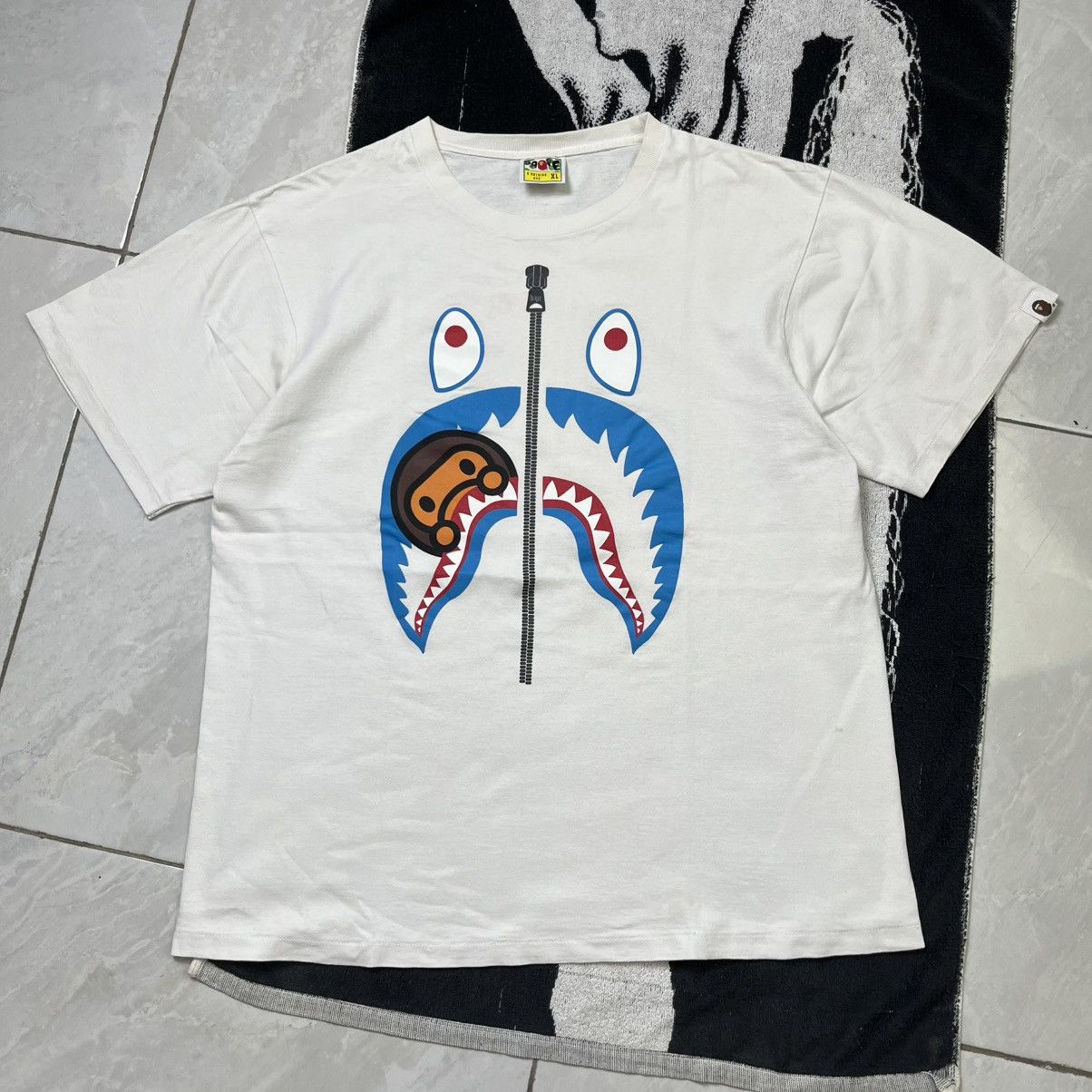 Bape Bape Baby milo shark tshirt Size US XL / EU 56 / 4 - 1 Thumbnail