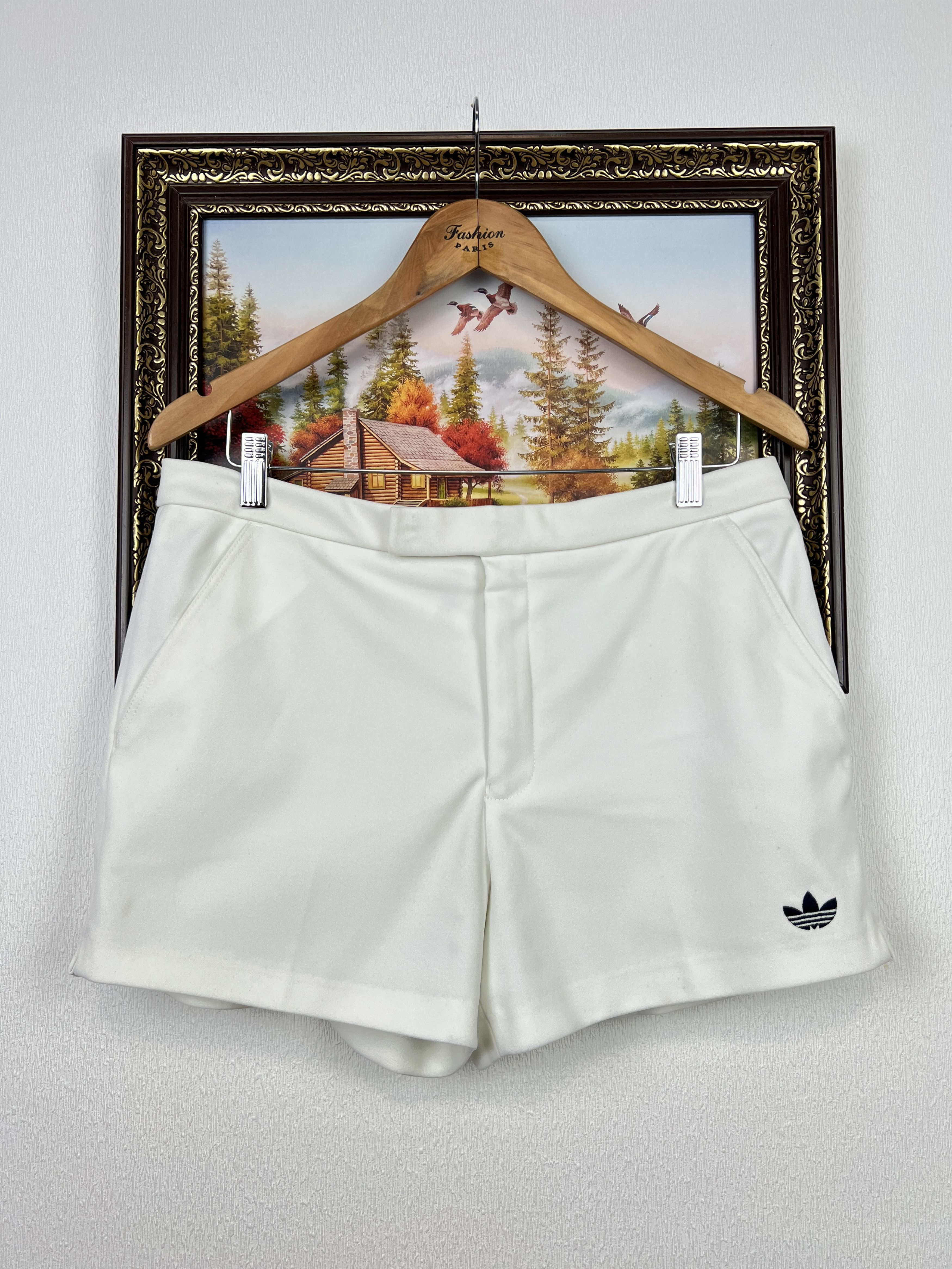 Adidas Vintage 90's Adidas Woman White Tennis Shorts Sport XL Size 36" / US 14 / IT 50 - 1 Thumbnail