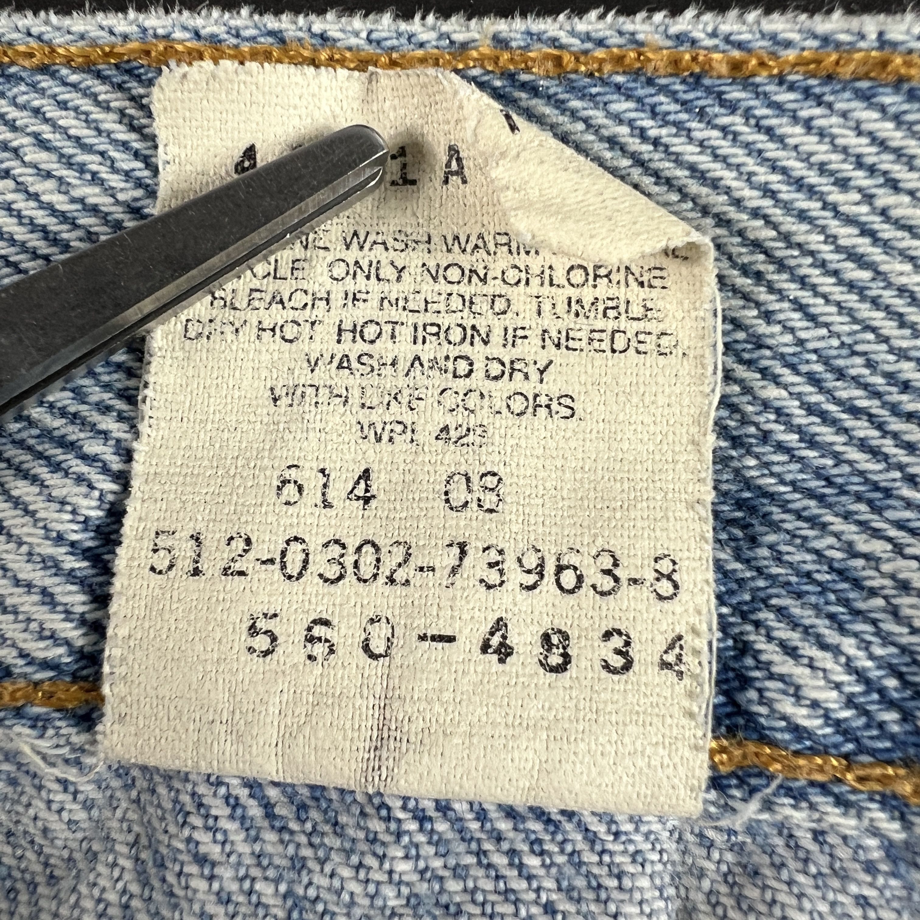 Levi's × Vintage Y2K Levi's Jeans 560 Loose Tapered Light Blue Faded Denim Size US 35 - 8 Thumbnail