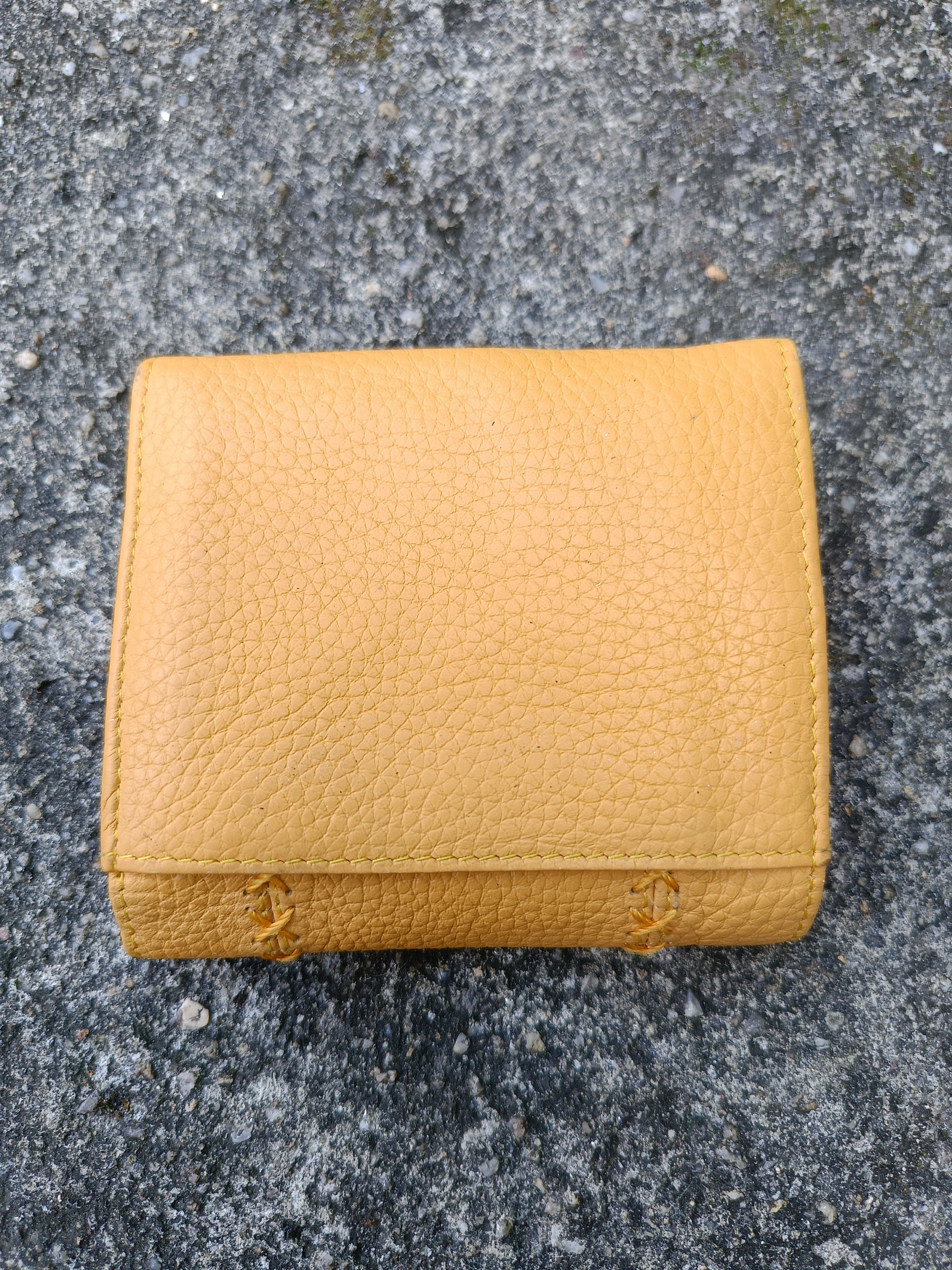 Kansai Yamamoto KANSAI YAMAMOTO COWHIDE BIFOLD WALLET YELLOW Size ONE SIZE - 3 Thumbnail