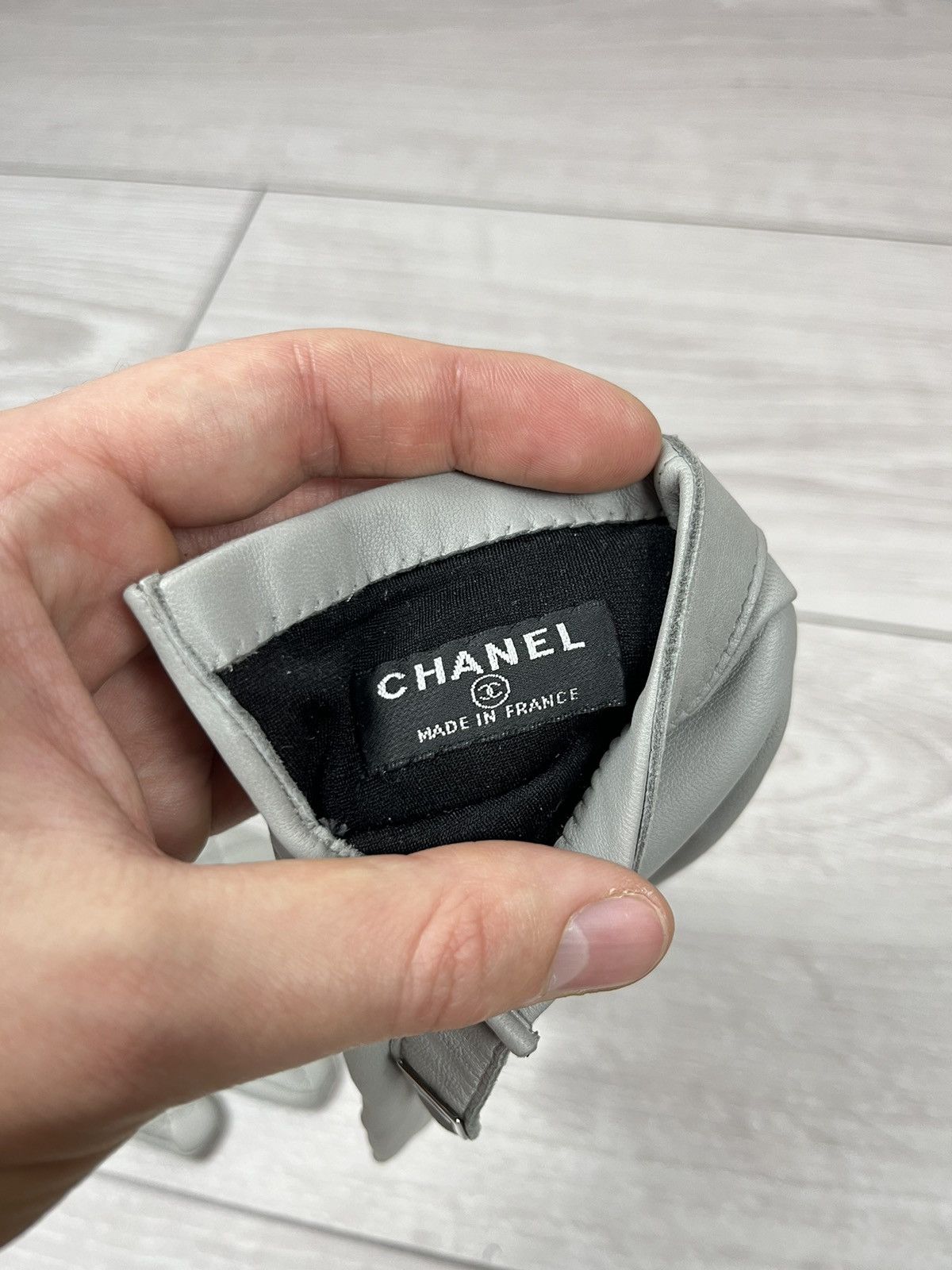 Chanel Chanel Luxury Grey Leather Lambskin Silk Lining Logo Gloves Size ONE SIZE - 25 Thumbnail