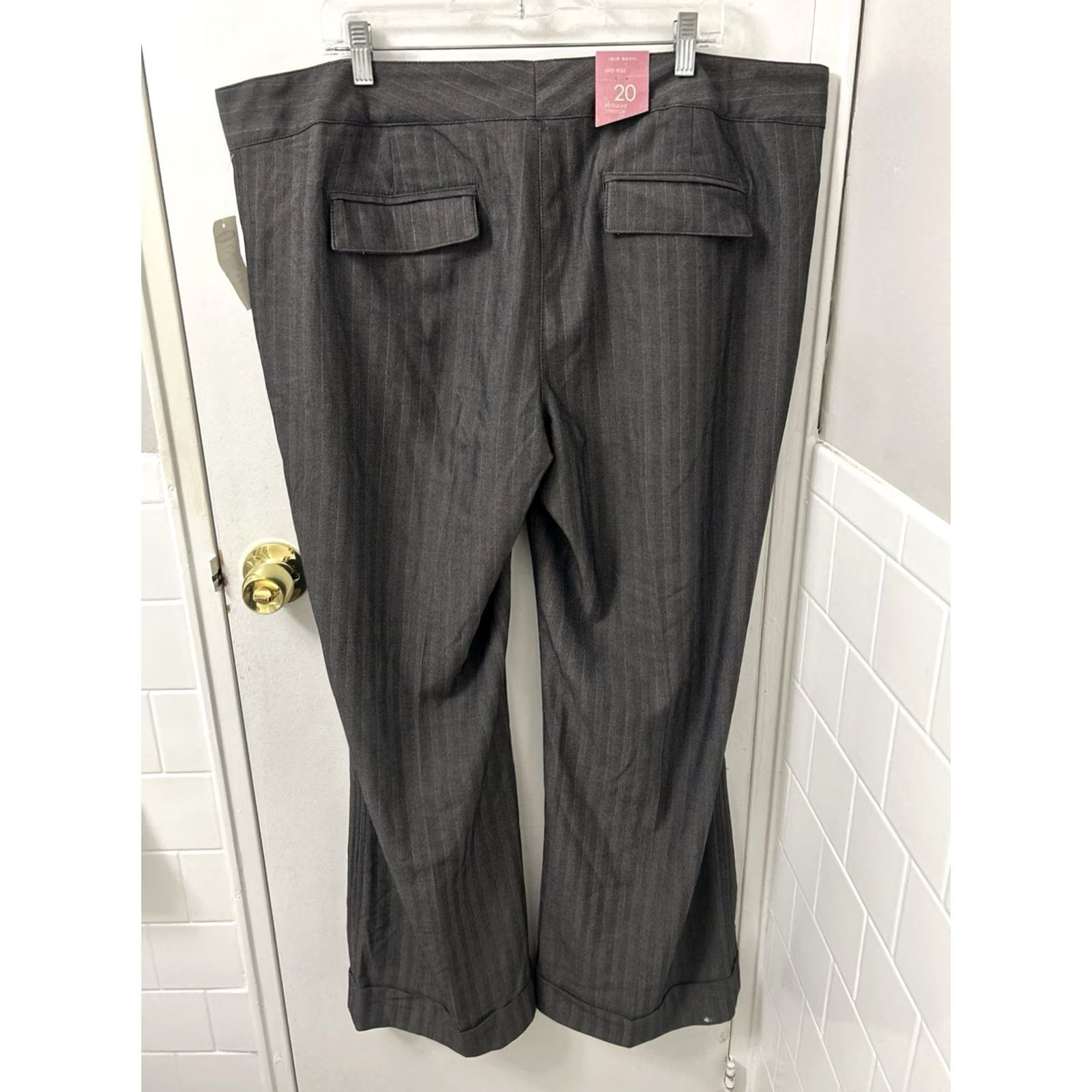 Old Navy Old Navy Dress Womens 42x33 Gray Pants Grey Herringbone Pinstripe Wide Leg Cuffed NWT Size 28" / US 6 / IT 42 - 6 Thumbnail