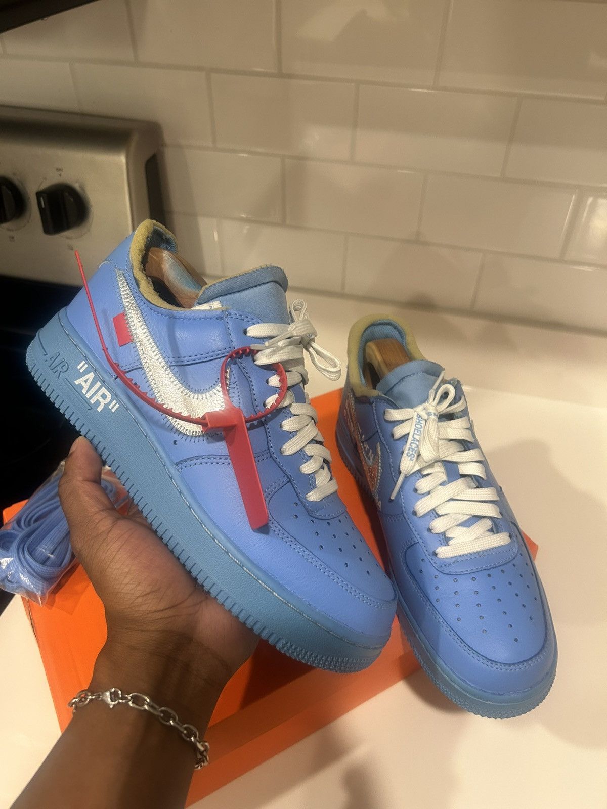 Nike × Off-White Off White Air Force 1 MCA University Blue Size US 7.5 / EU 40-41 - 2 Thumbnail