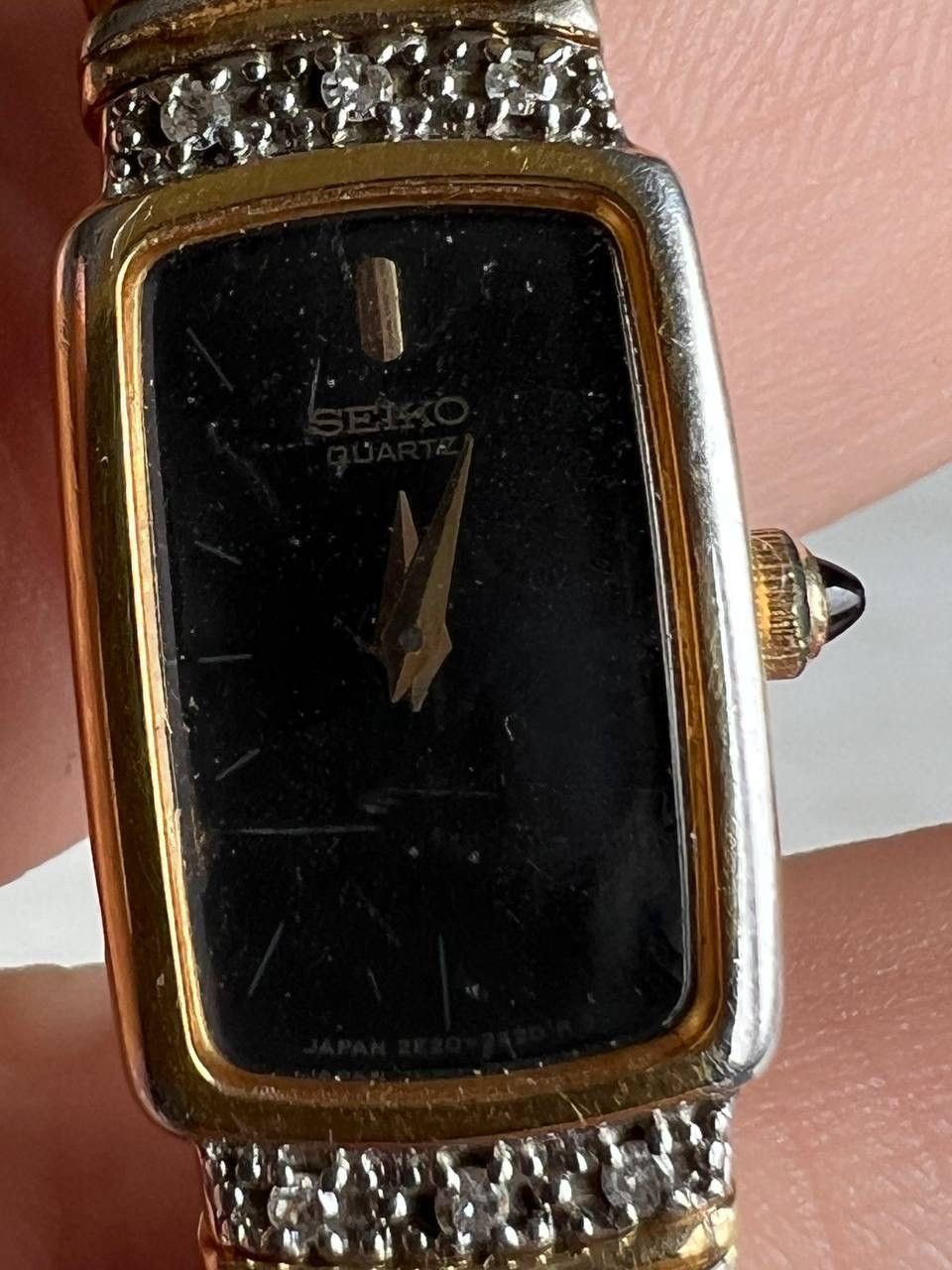 Vintage Vintage 1997 Seiko Curved Shaped Face 18 Karat Gold Plated Size ONE SIZE - 4 Thumbnail